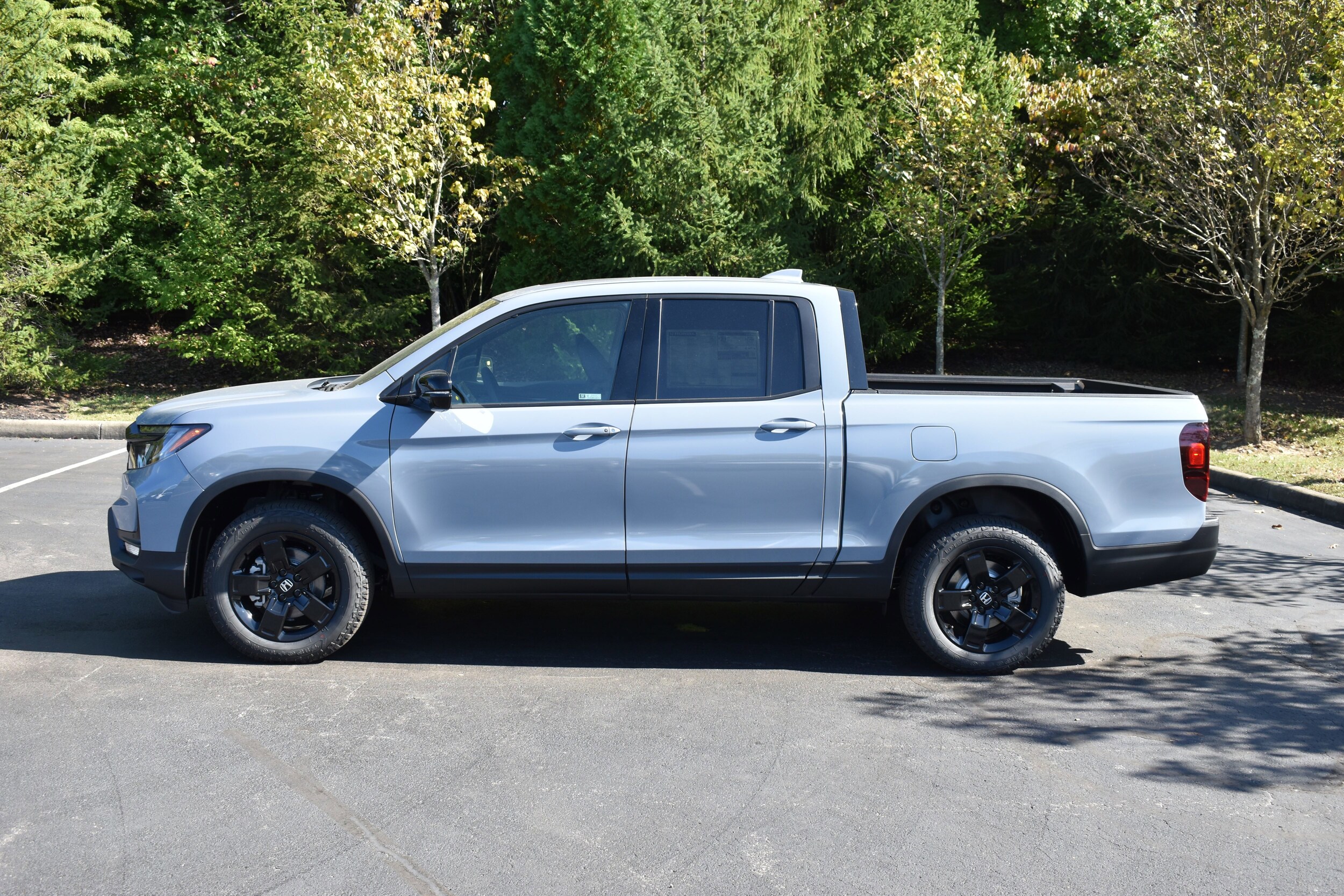2026 Honda Ridgeline Black Edition photo 4