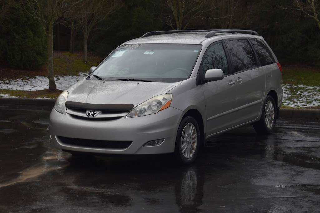 Used 2009 Toyota Sienna XLE Van