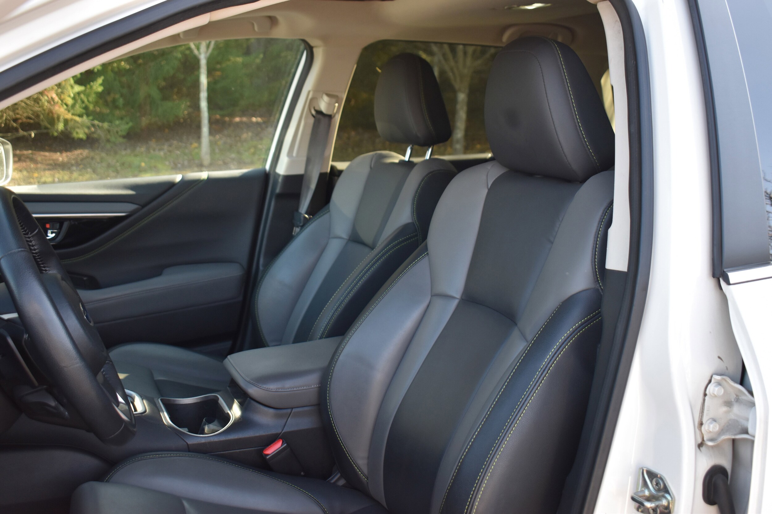 2020 Subaru Outback Onyx Edition XT photo 3