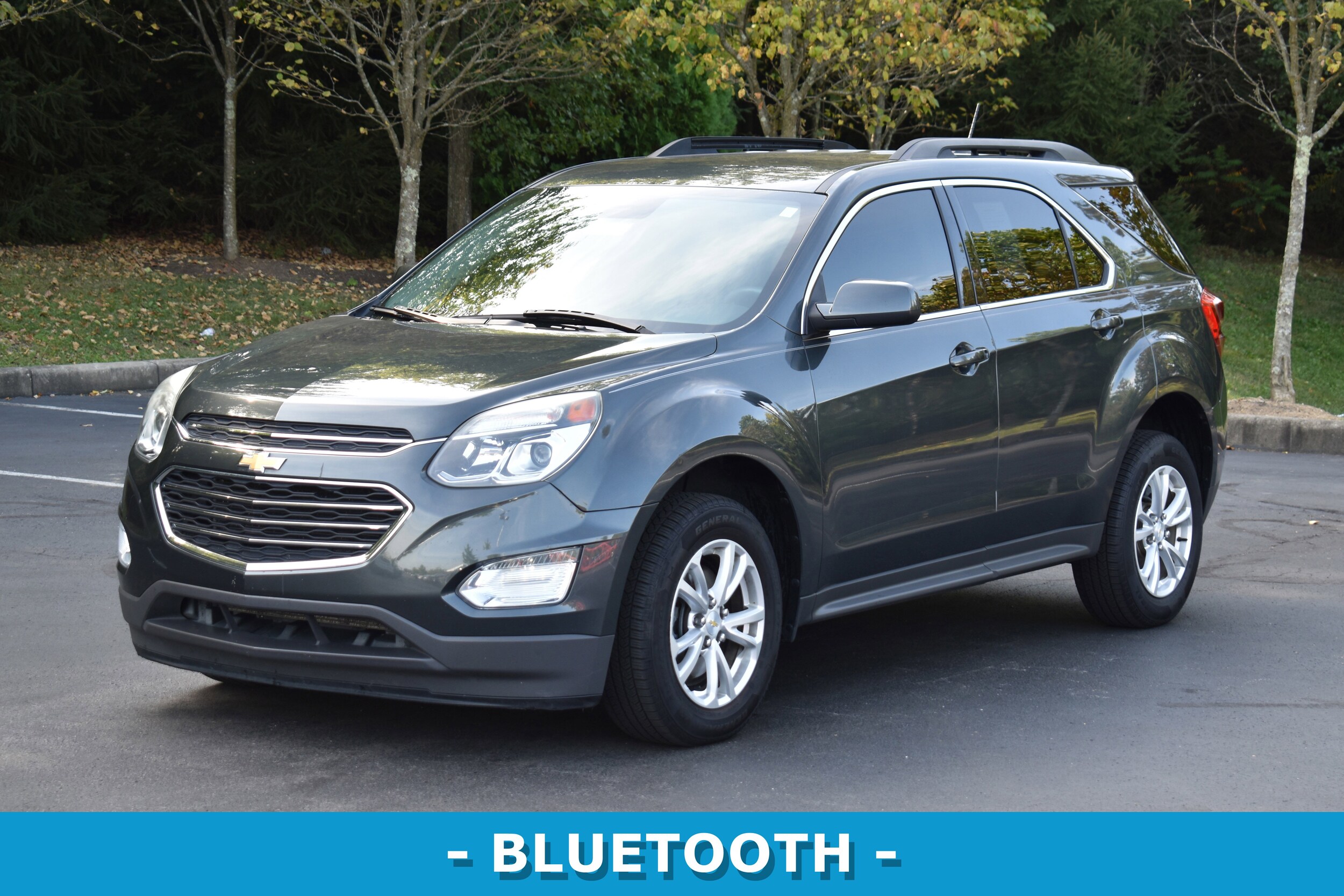 2017 Chevrolet Equinox LT photo 3