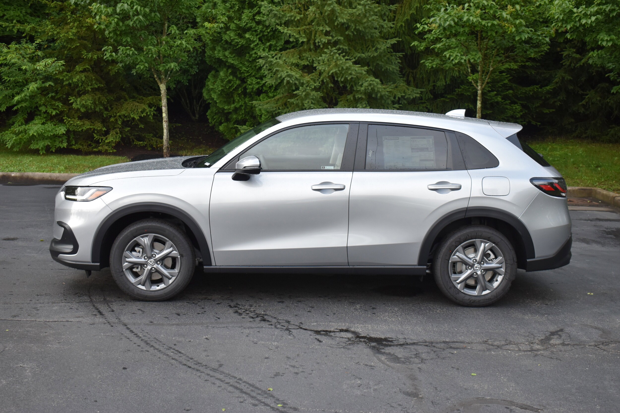 2026 Honda HR-V LX photo 4