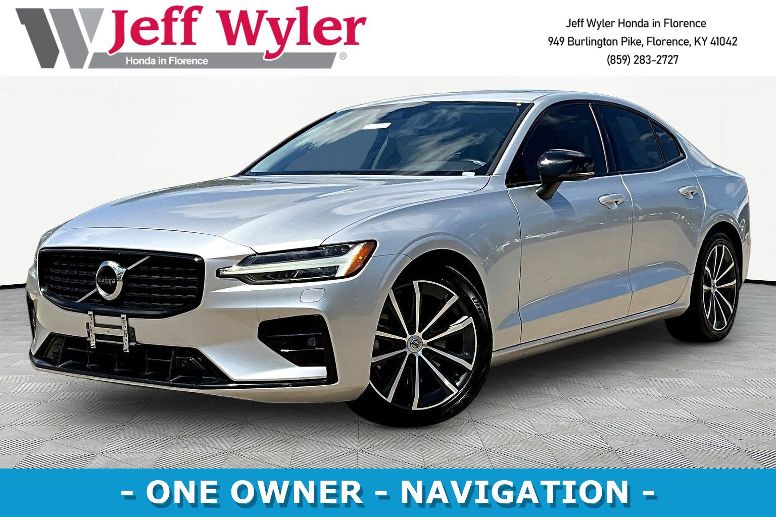 2022 Volvo S60 B5 Black Edition Momentum 4WD's photo