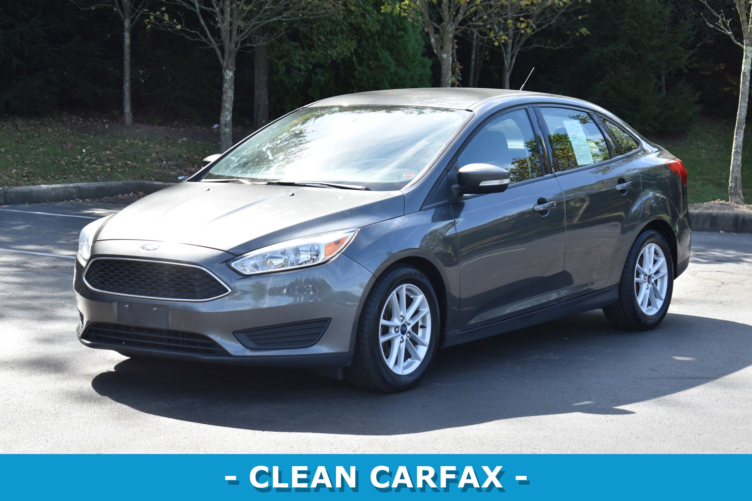 2017 Ford Focus SE photo 3