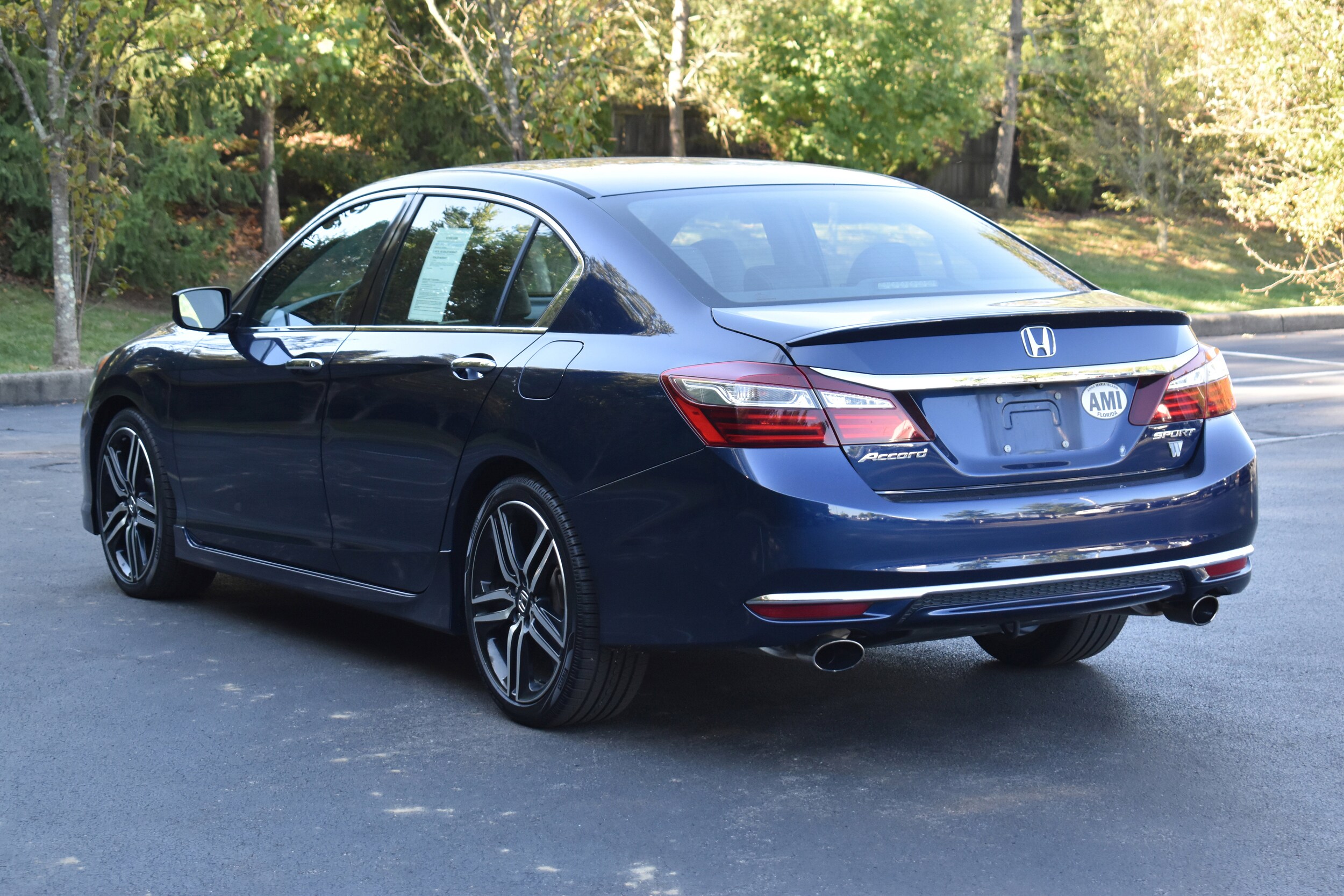 2017 Honda Accord Sport photo 4