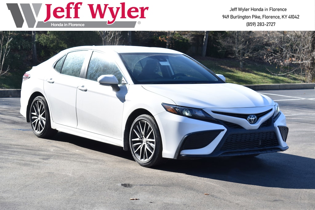 Used 2024 Toyota Camry SE Sedan