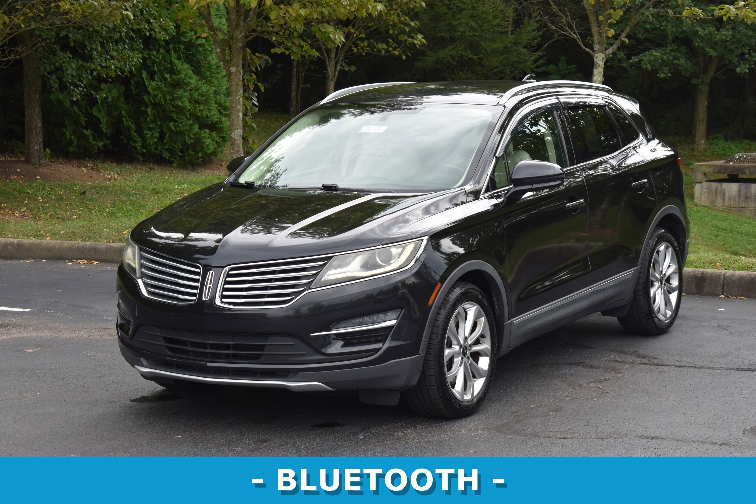 2015 Lincoln MKC Base photo 3