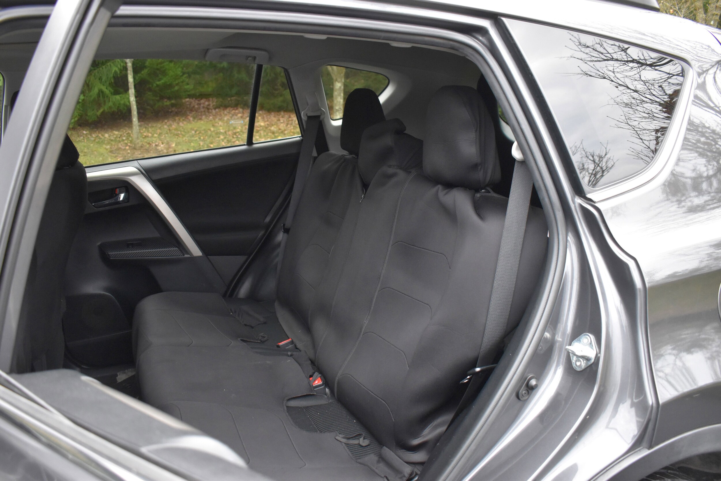 2015 Toyota RAV4 XLE Sport photo 3