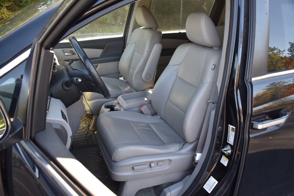 Used 2016 Honda Odyssey EX-L w/RES Van Passenger Van