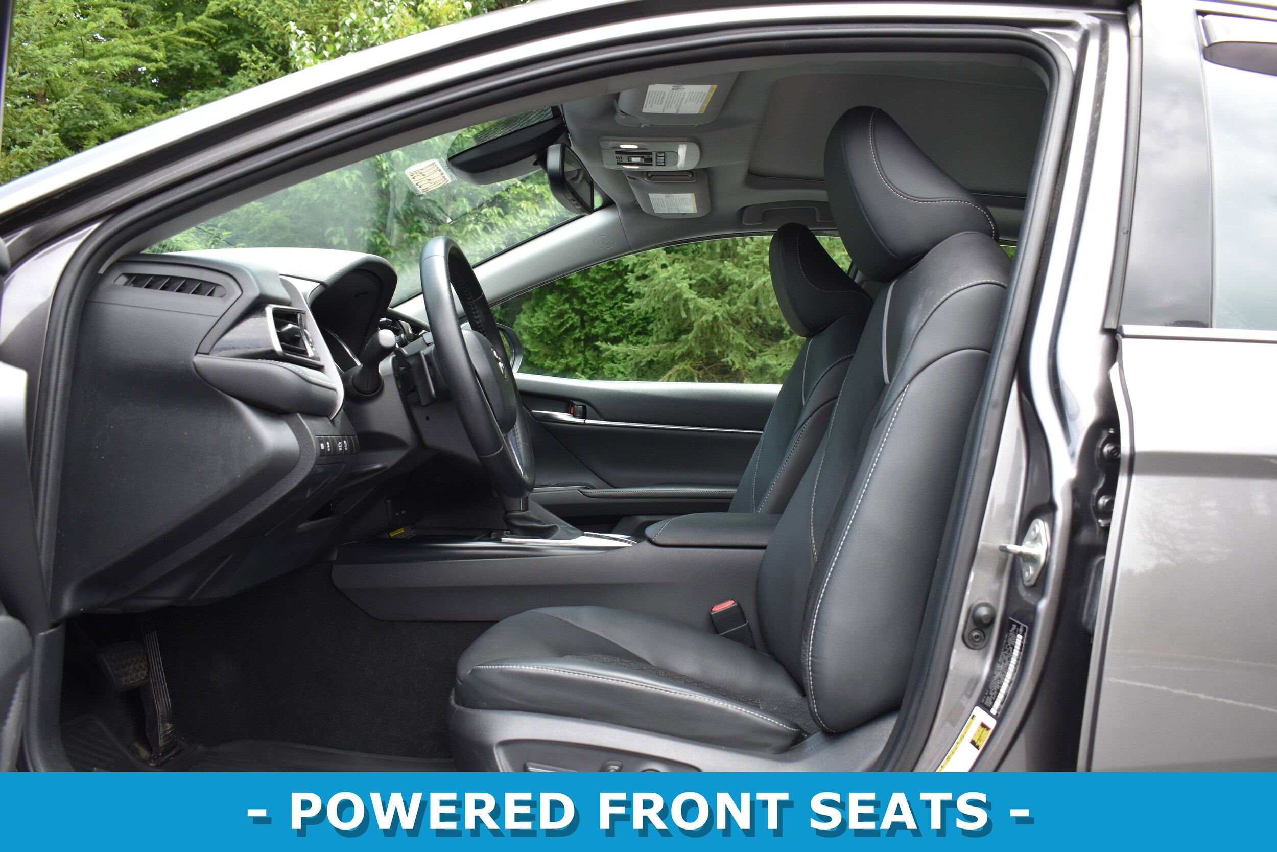 2020 Toyota Camry XSE photo 4