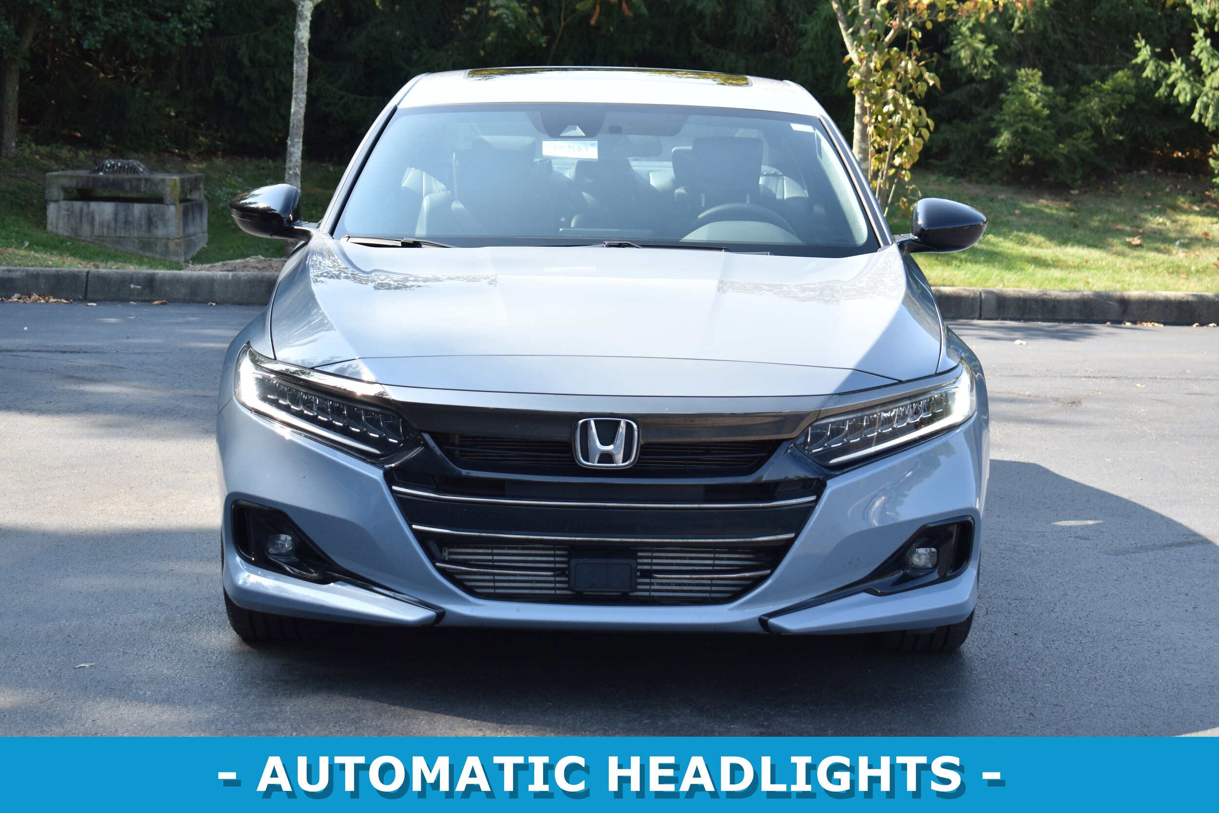 2022 Honda Accord Sport 2.0T photo 2