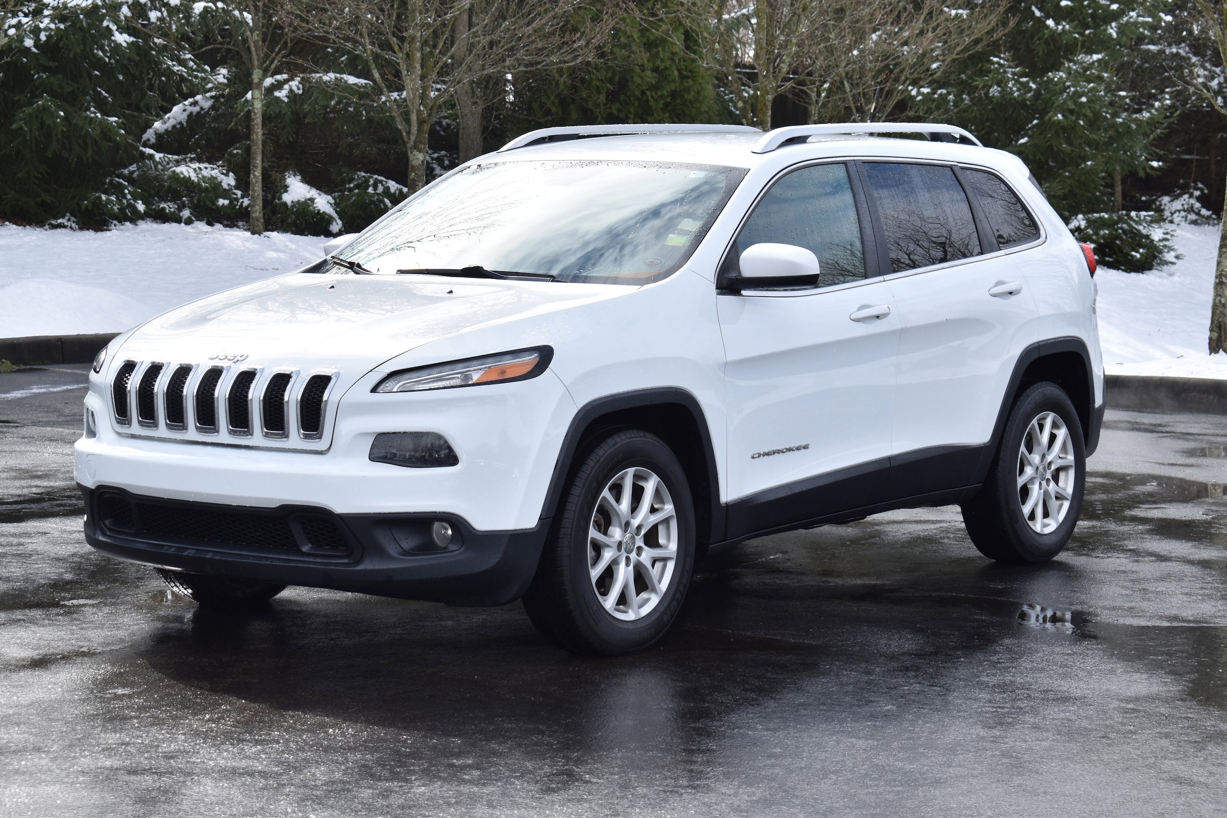 Used 2014 Jeep Cherokee Latitude with VIN 1C4PJLCB9EW172669 for sale in Florence, KY