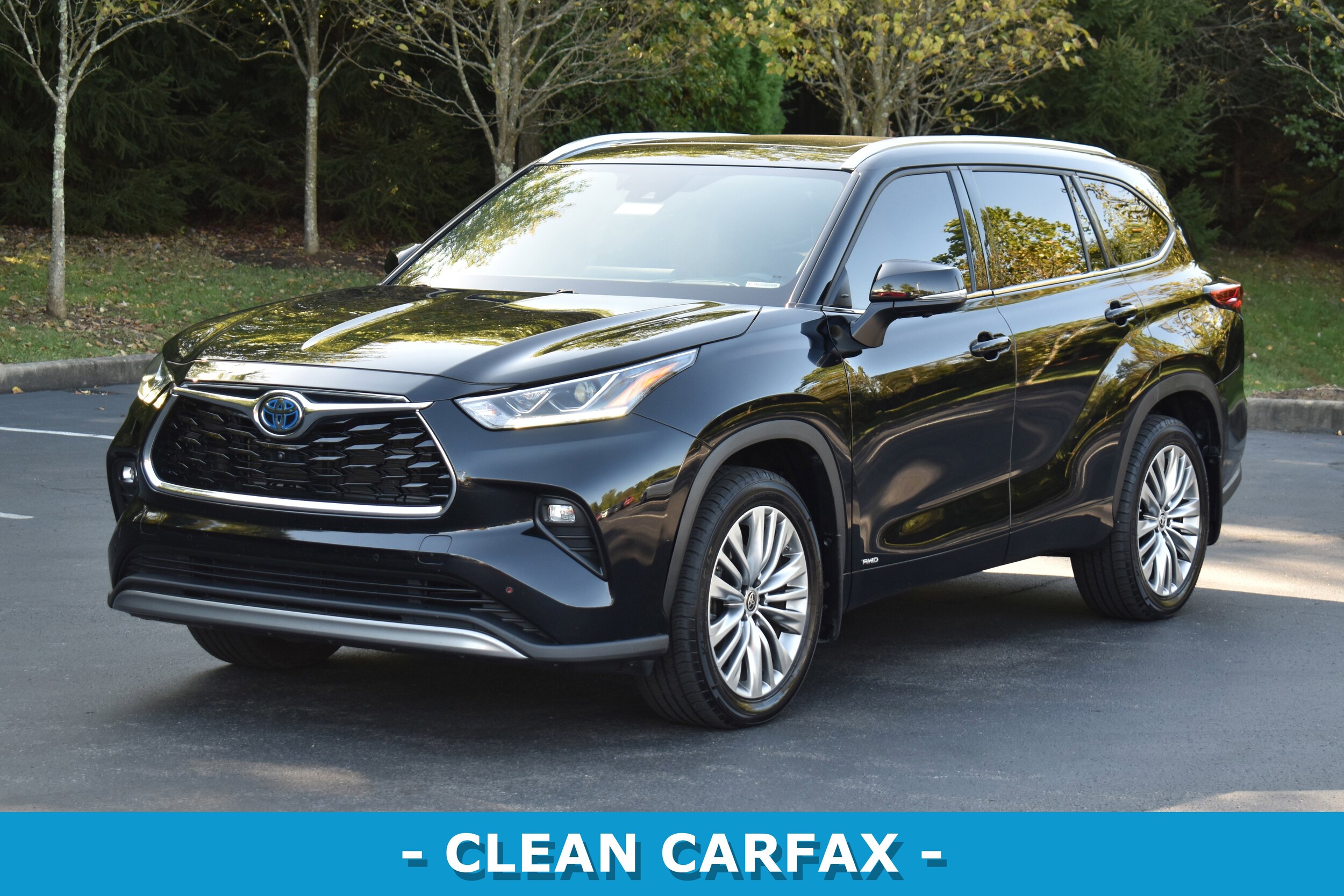 2023 Toyota Highlander Hybrid Platinum photo 3