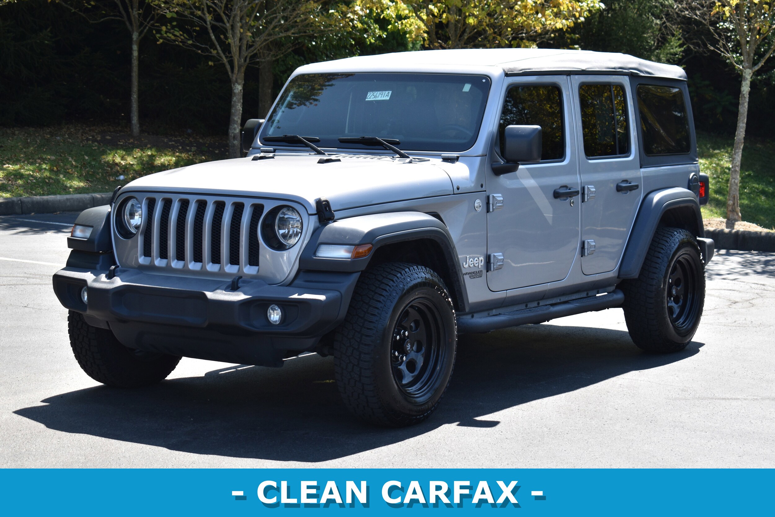 2018 Jeep Wrangler Unlimited Sport photo 2