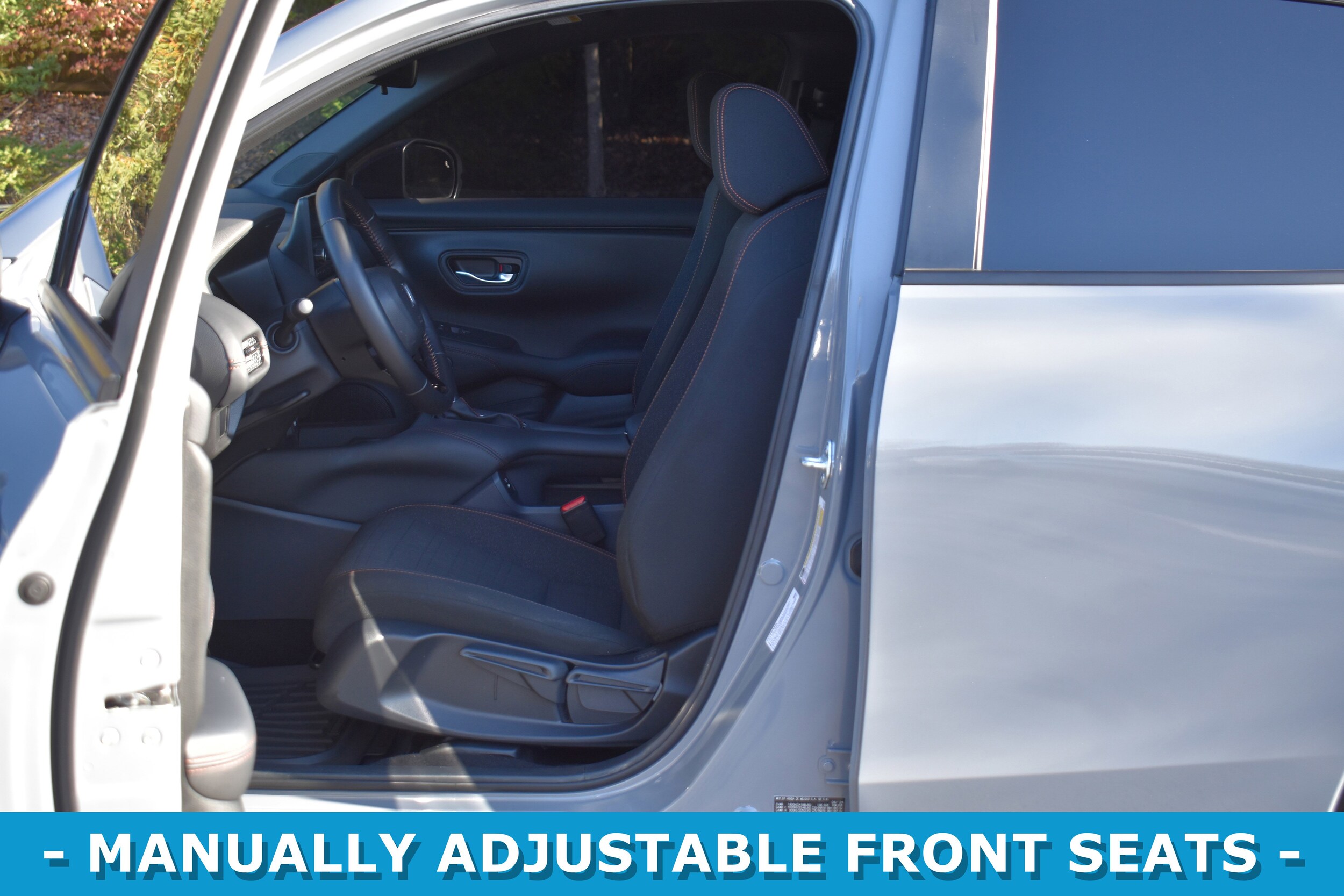 2025 Honda HR-V Sport photo 3