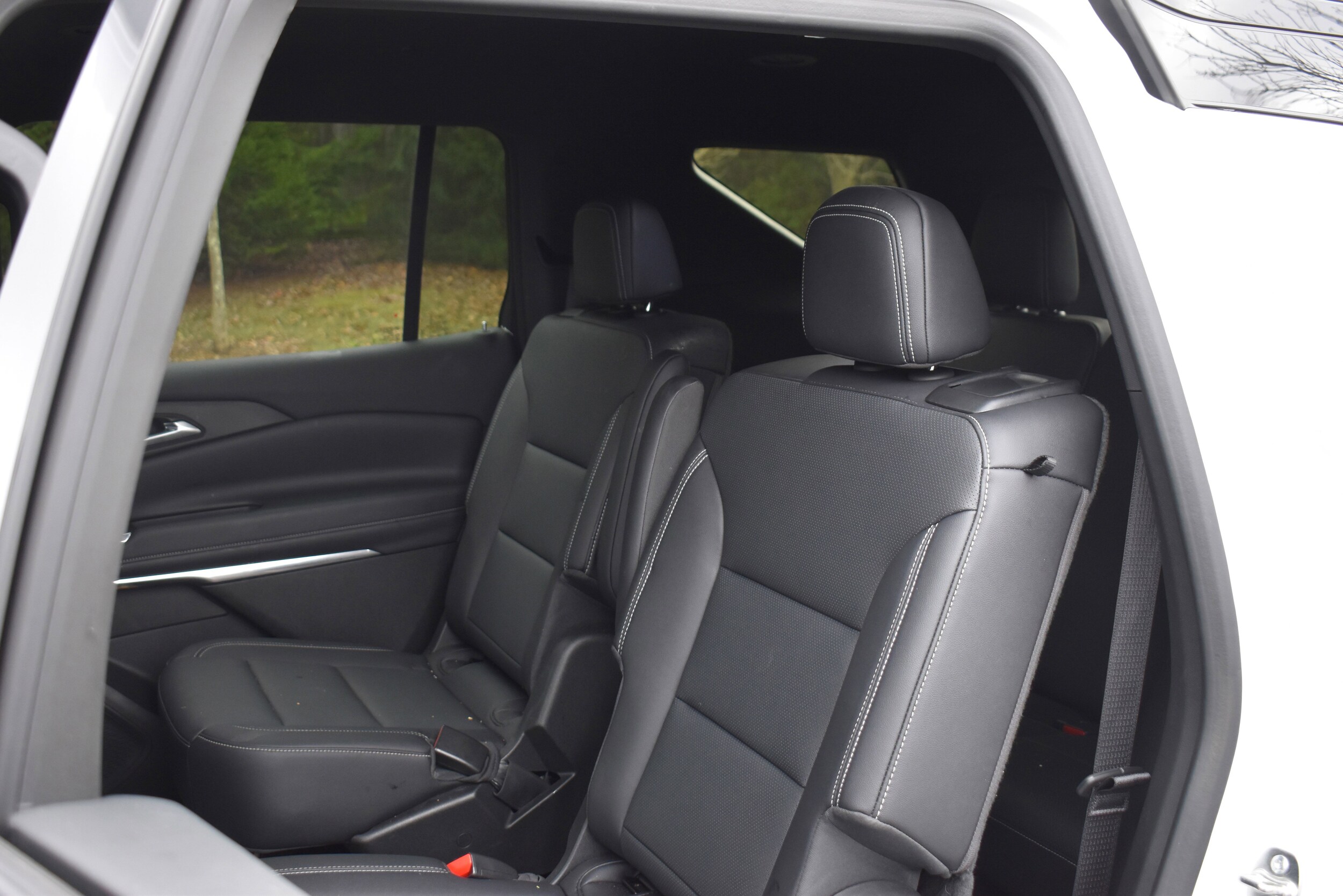 2025 Chevrolet Traverse photo 3