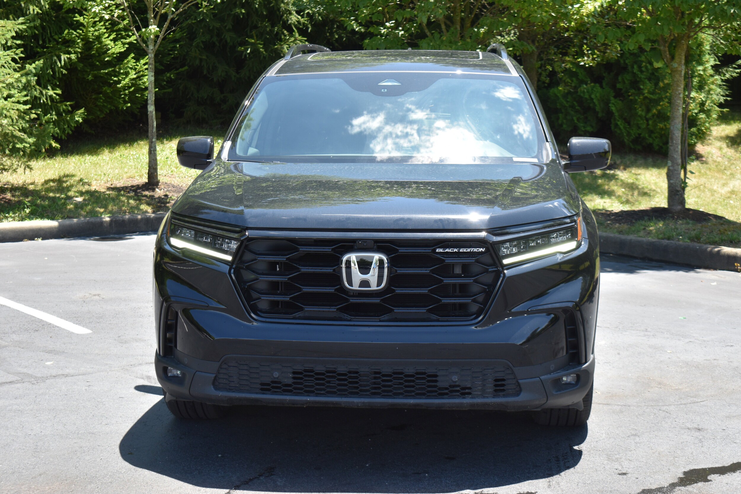 2025 Honda Pilot Black Edition photo 2