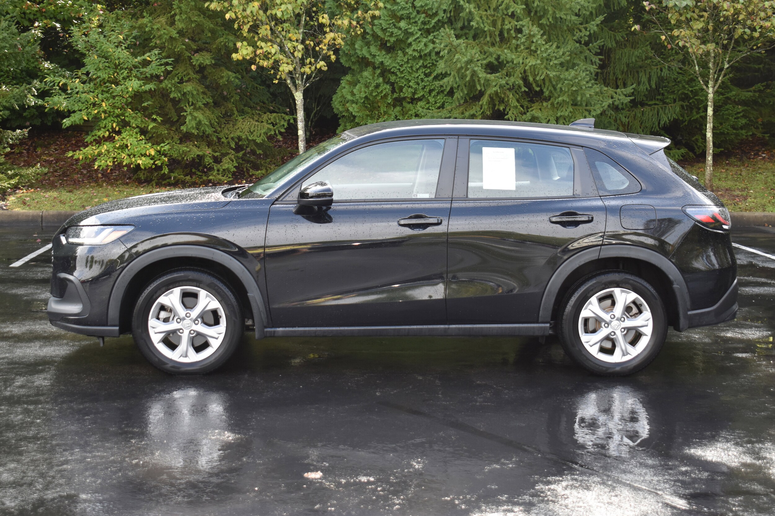 2023 Honda HR-V LX photo 3