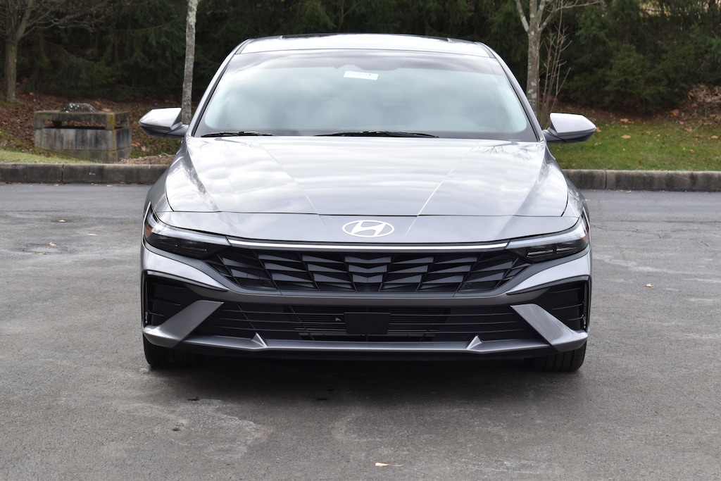 Used 2025 Hyundai Elantra Limited Sedan