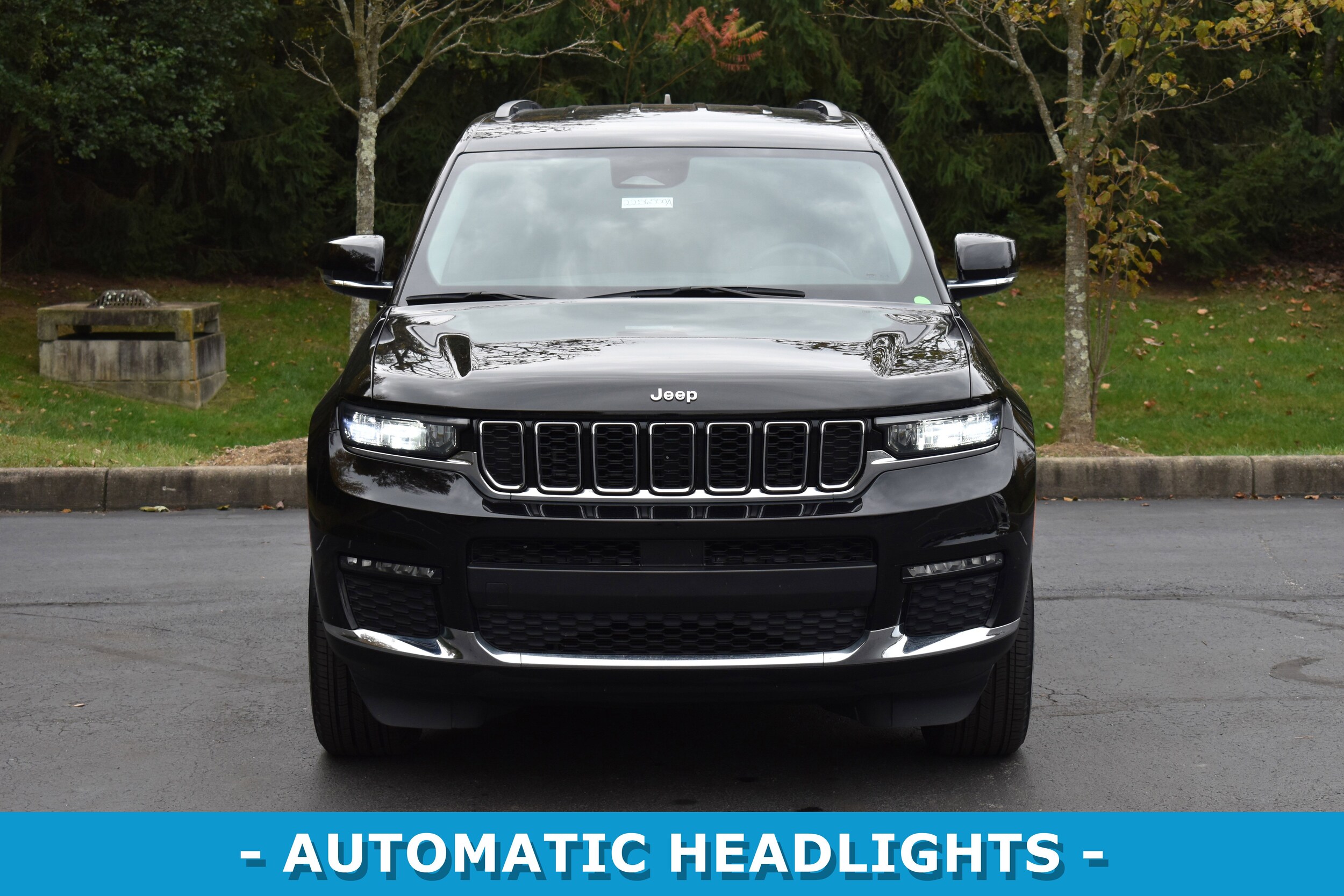 2023 Jeep Grand Cherokee Limited photo 2