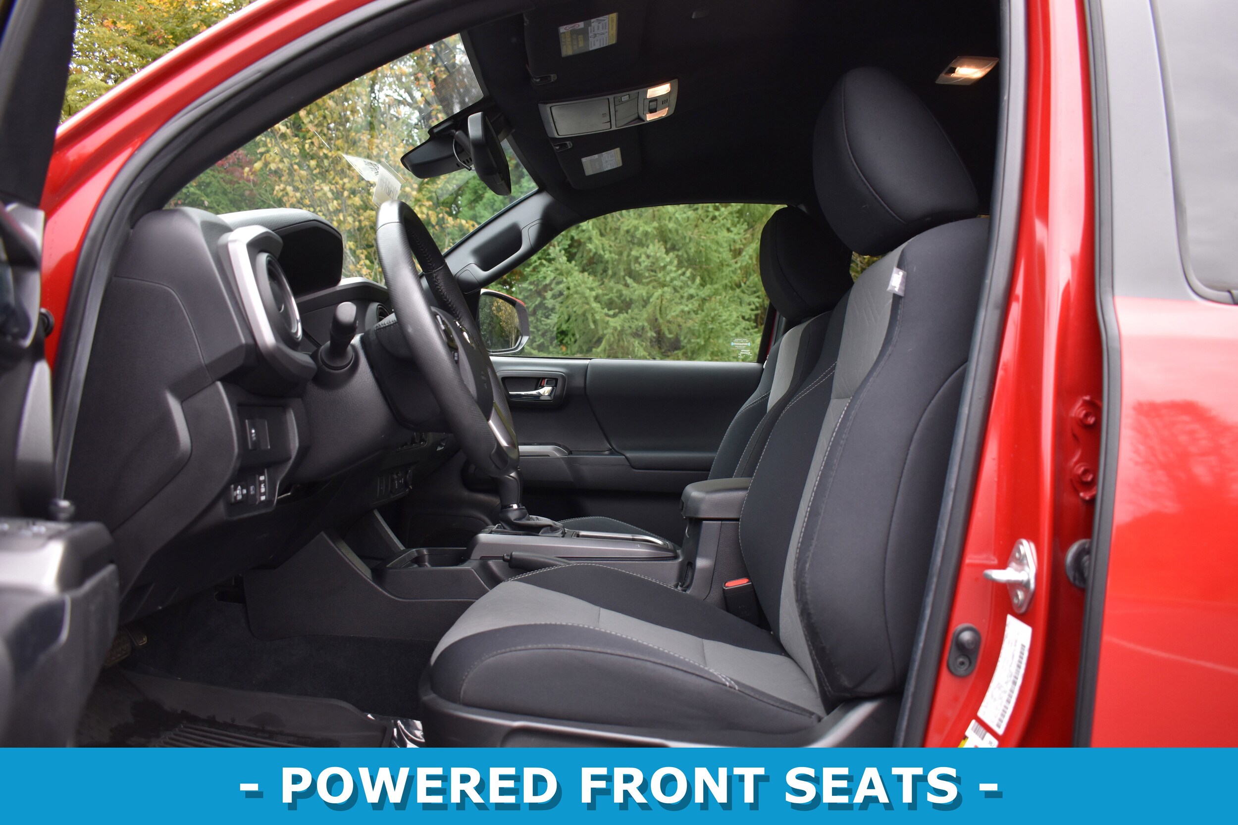 2023 Toyota Tacoma TRD Sport V6 photo 4