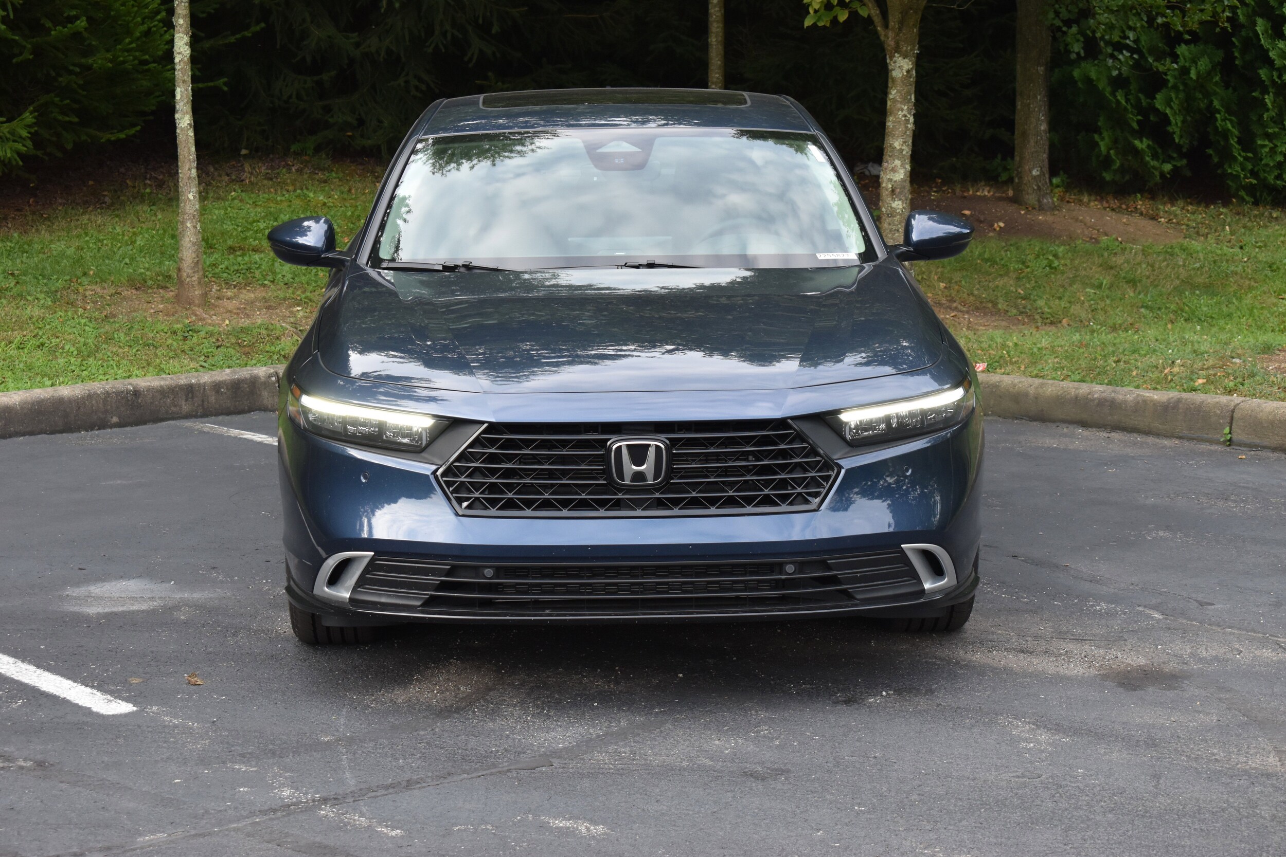 2025 Honda Accord Hybrid Touring photo 2
