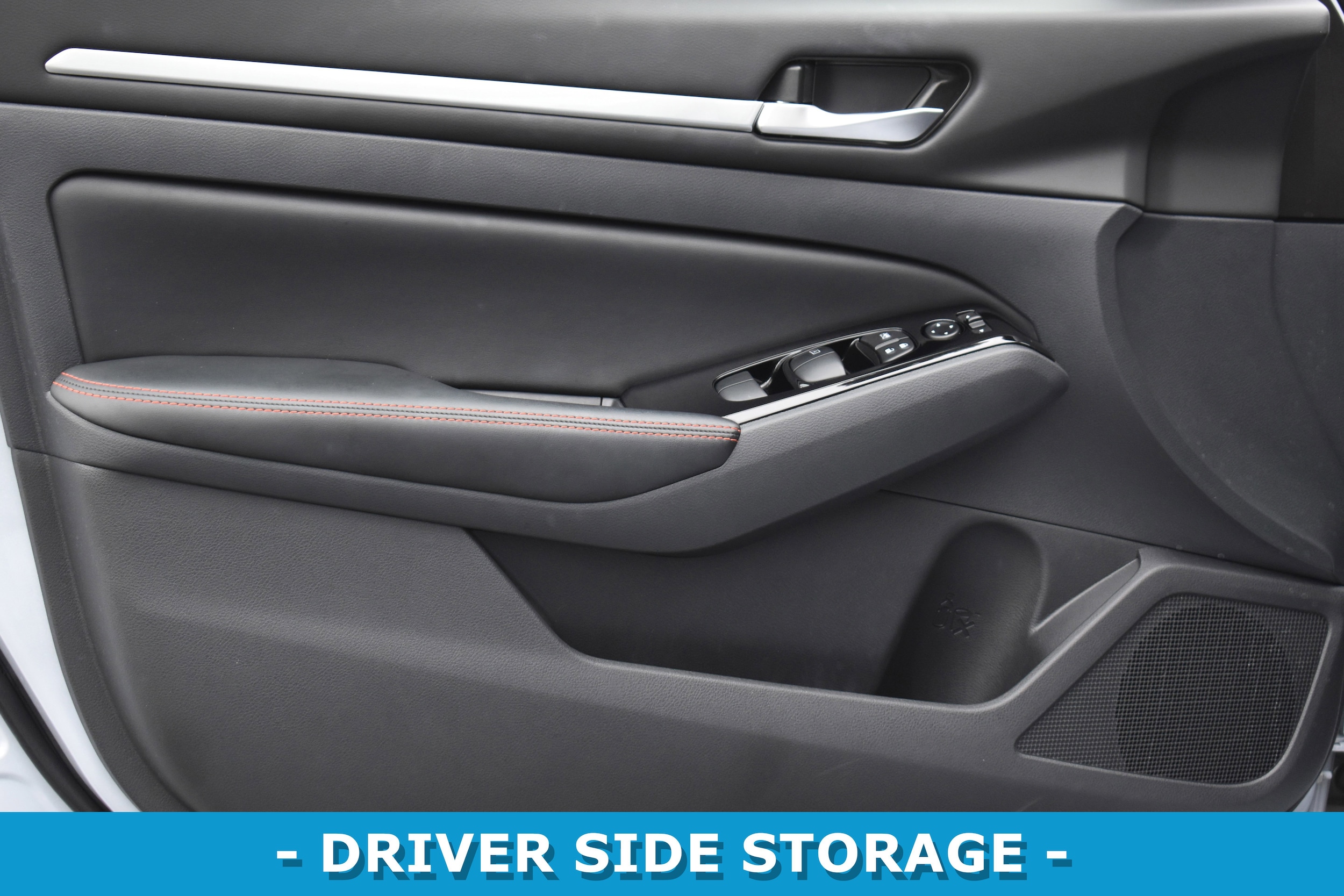 2025 Nissan Altima SR photo 4