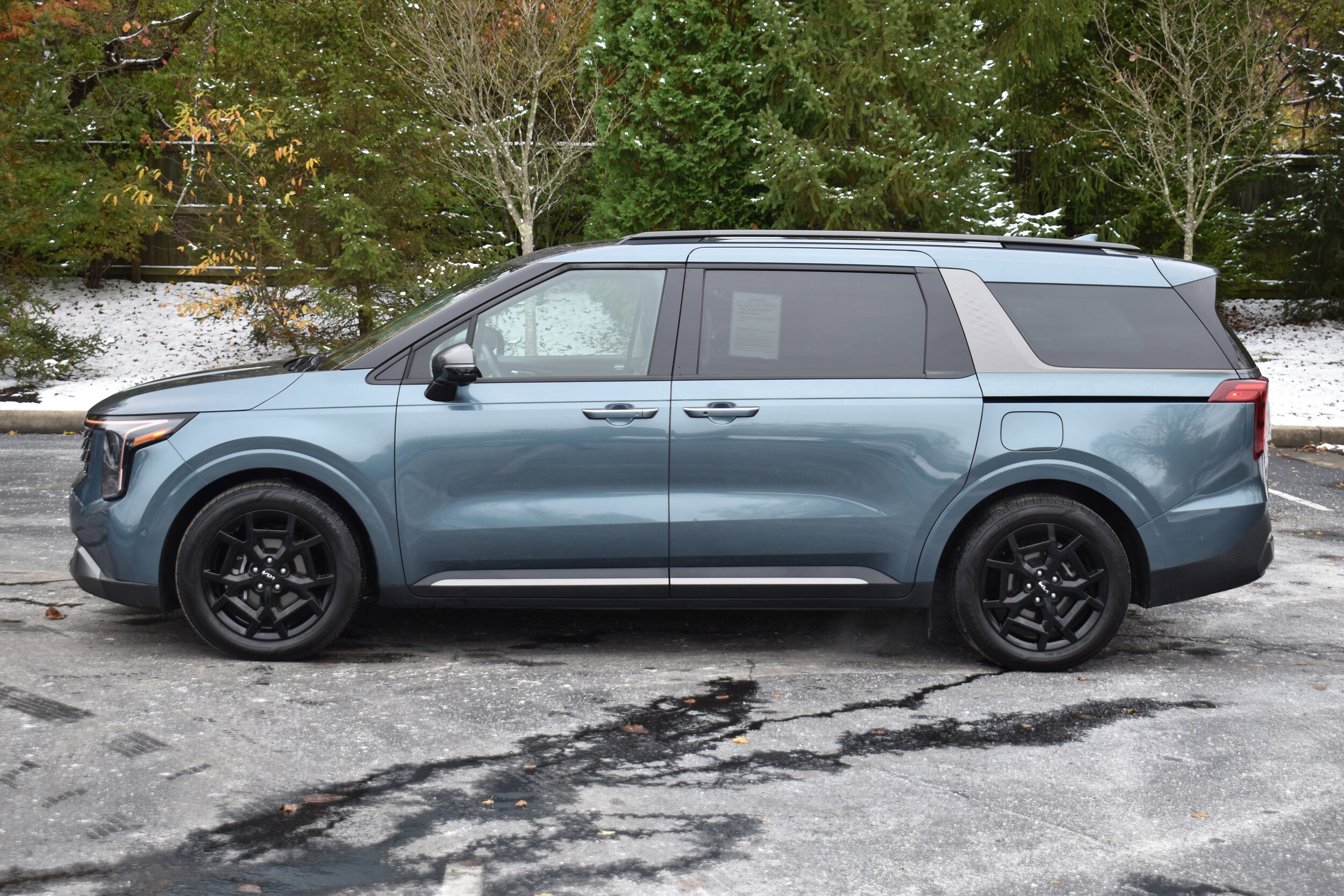 2025 Kia Carnival SX photo 4