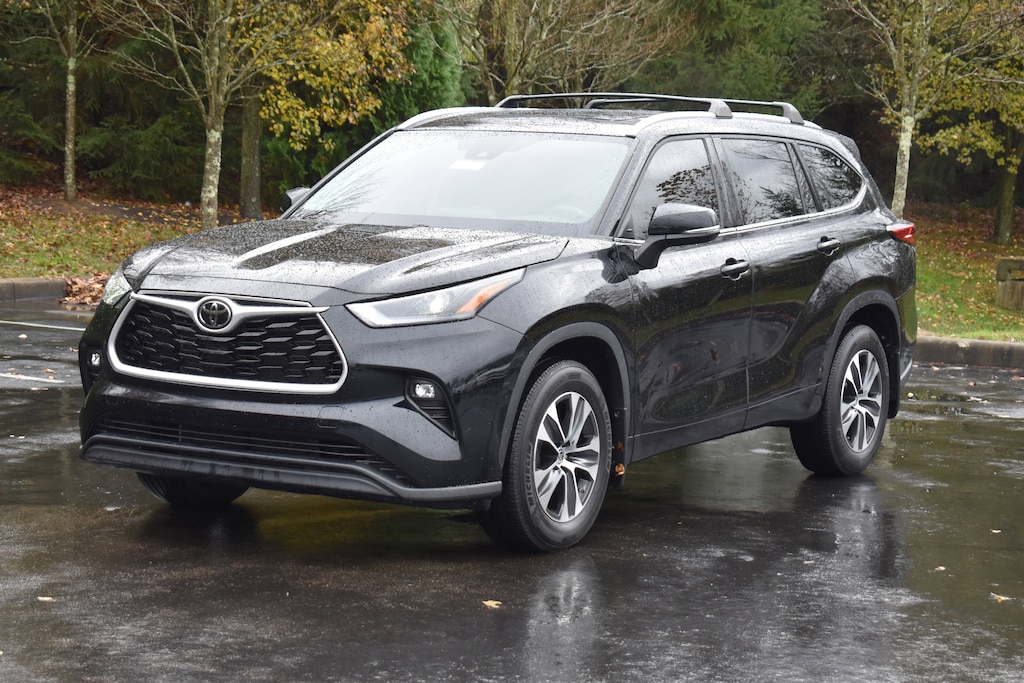 Used 2022 Toyota Highlander XLE SUV