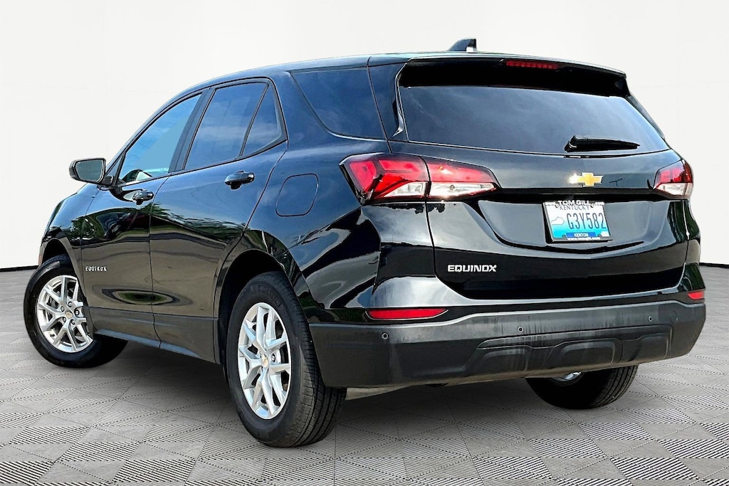 Used 2023 Chevrolet Equinox LS w/1LS SUV