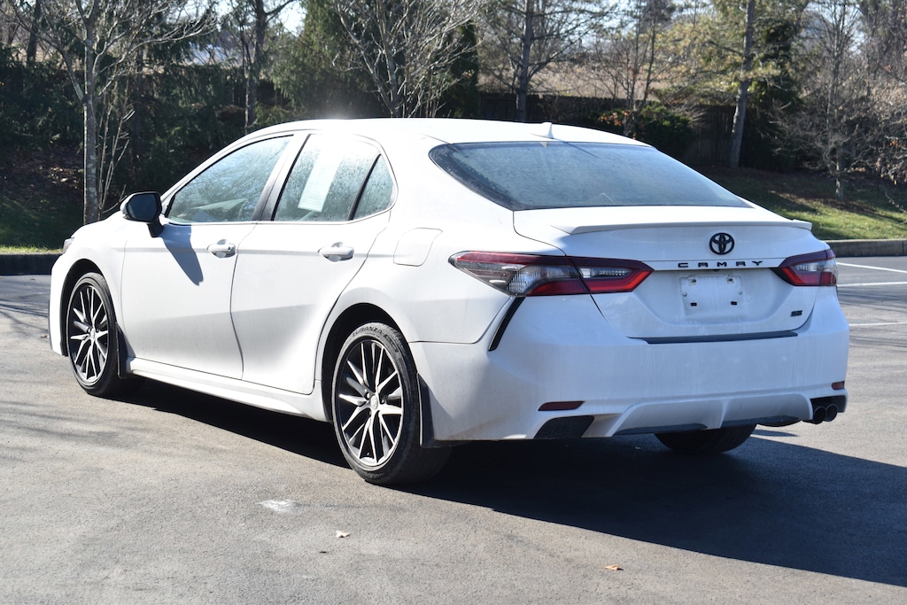 Used 2024 Toyota Camry SE Sedan