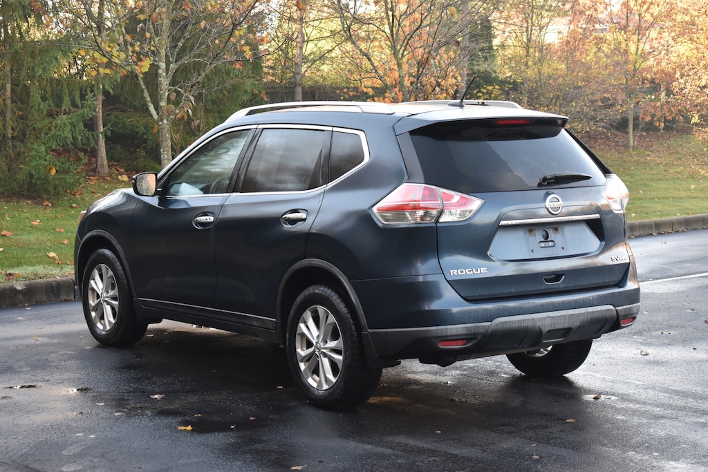Used 2016 Nissan Rogue SV SUV
