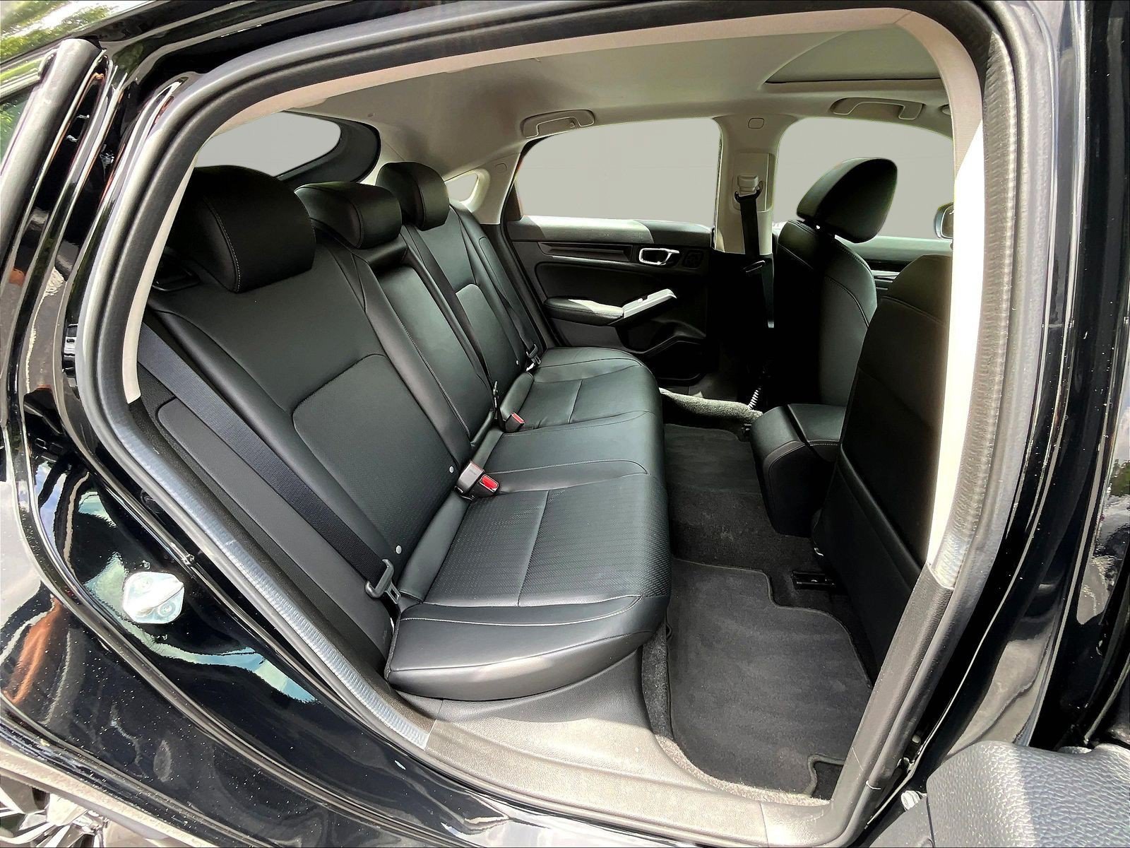 2024 Honda Civic Hatchback EX-L - Photo 27