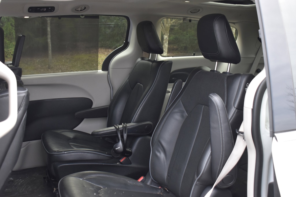 Used 2018 Chrysler Pacifica Hybrid Limited Van Passenger Van