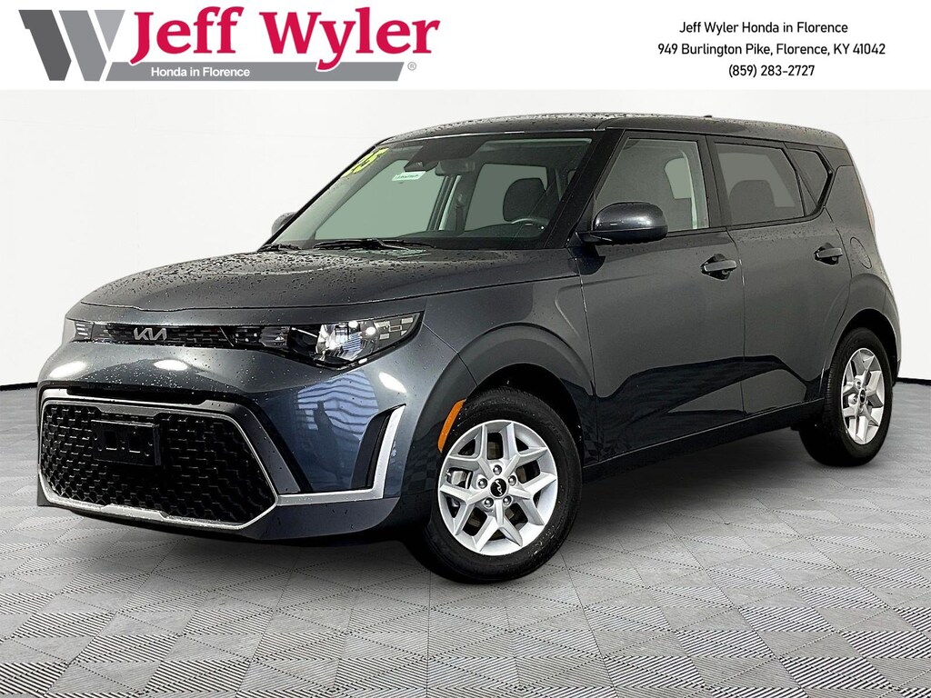 Used 2025 Kia Soul LX Hatchback