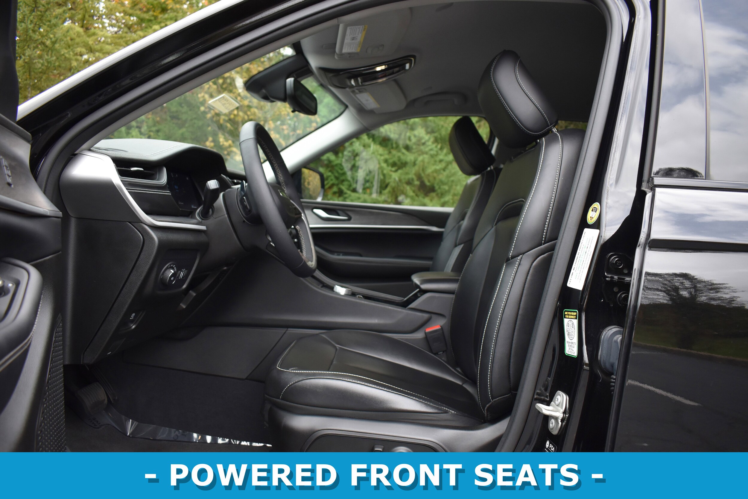 2023 Jeep Grand Cherokee Limited photo 2