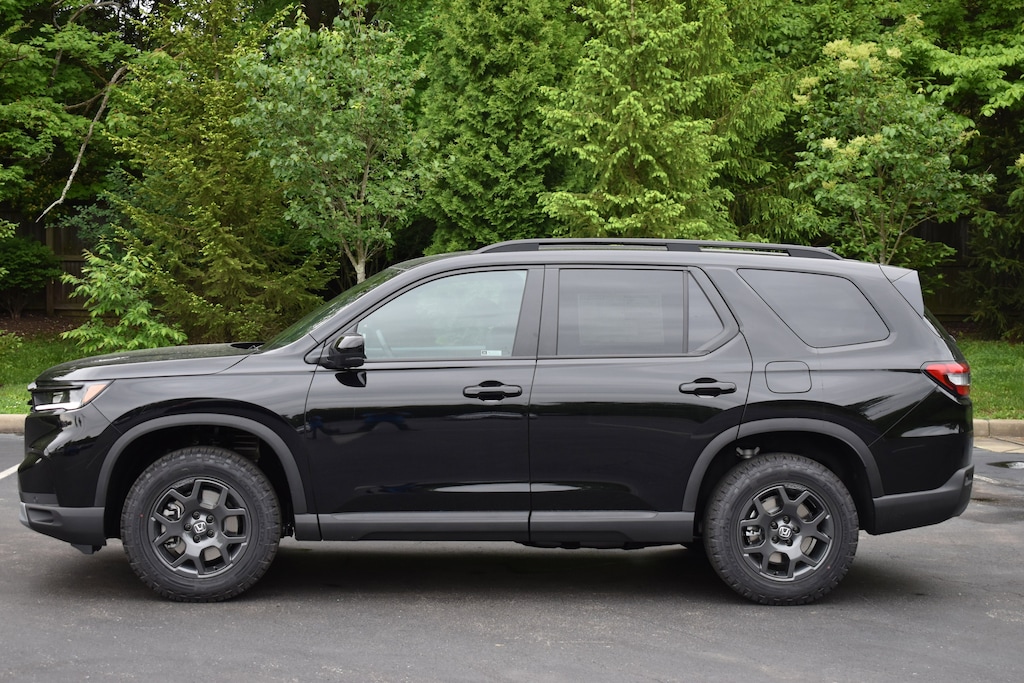 New 2025 Honda Pilot TrailSport SUV