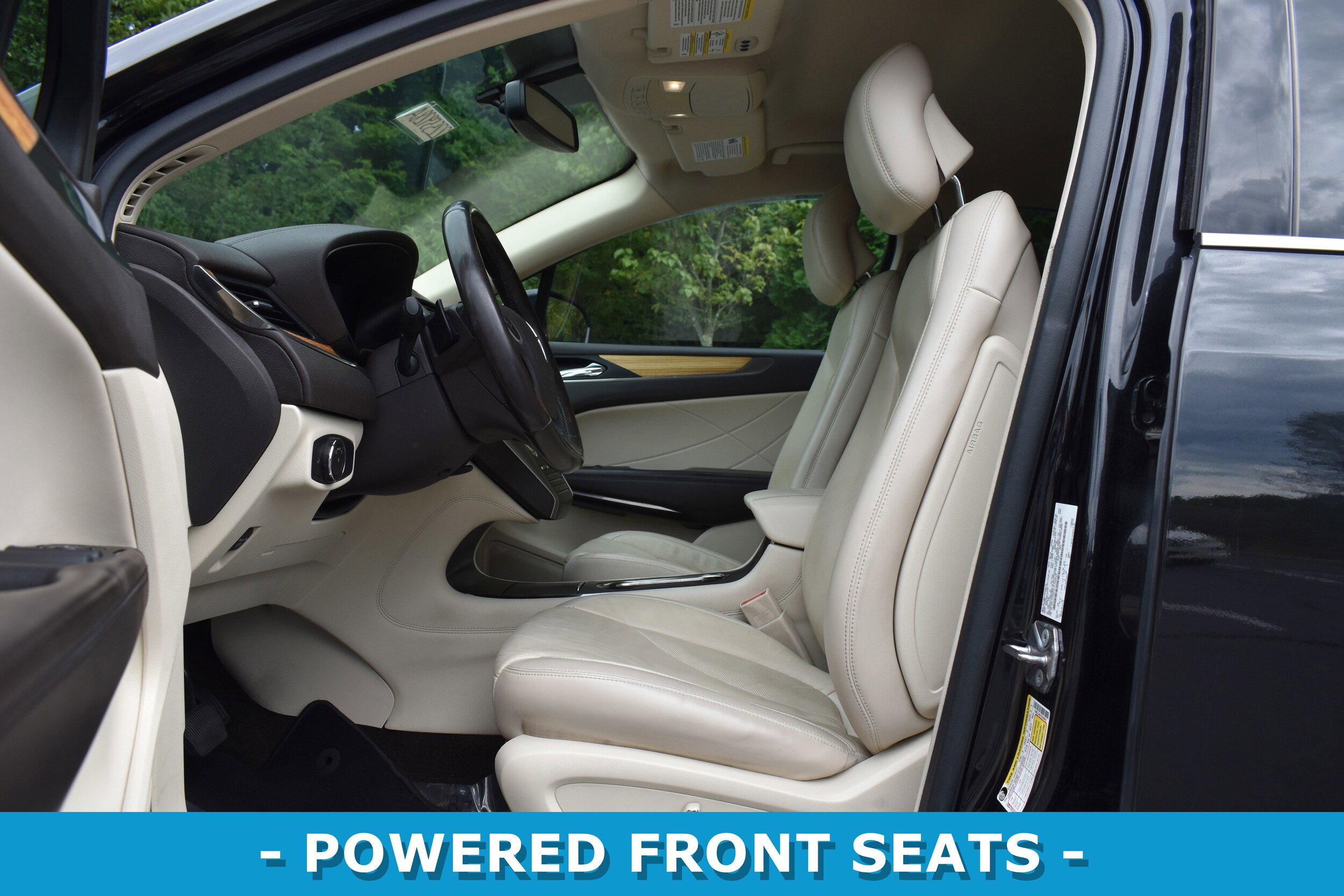 2015 Lincoln MKC Base photo 4