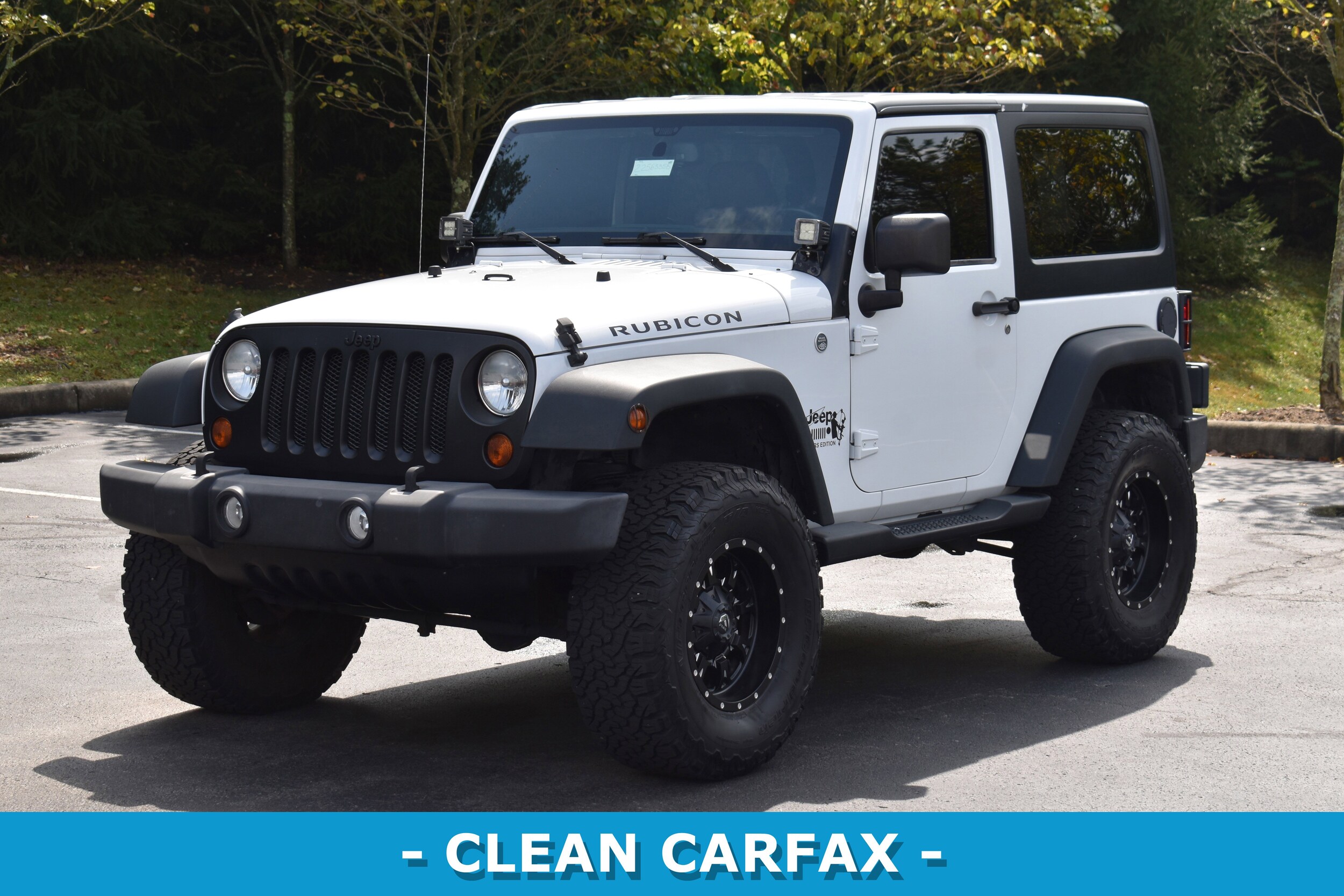 2013 Jeep Wrangler Rubicon photo 2