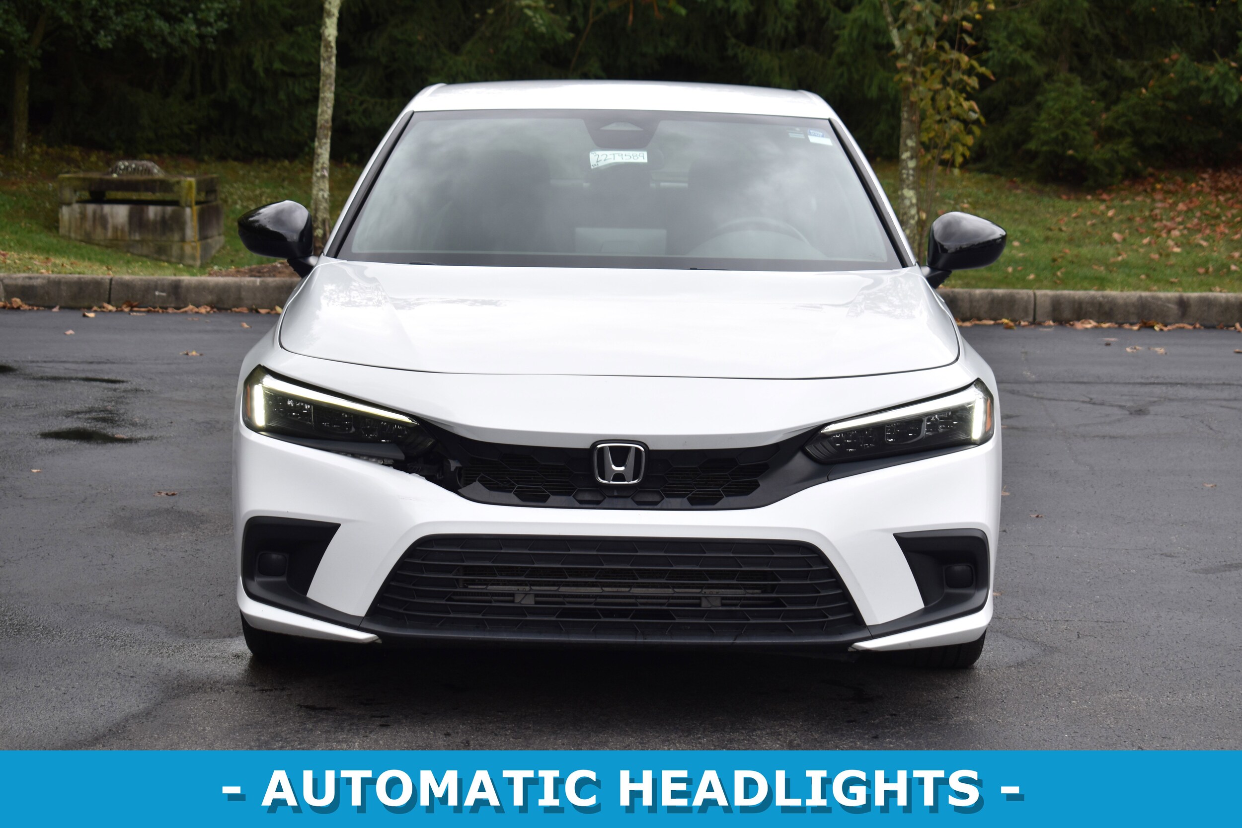 2022 Honda Civic Sport Hatchback photo 2
