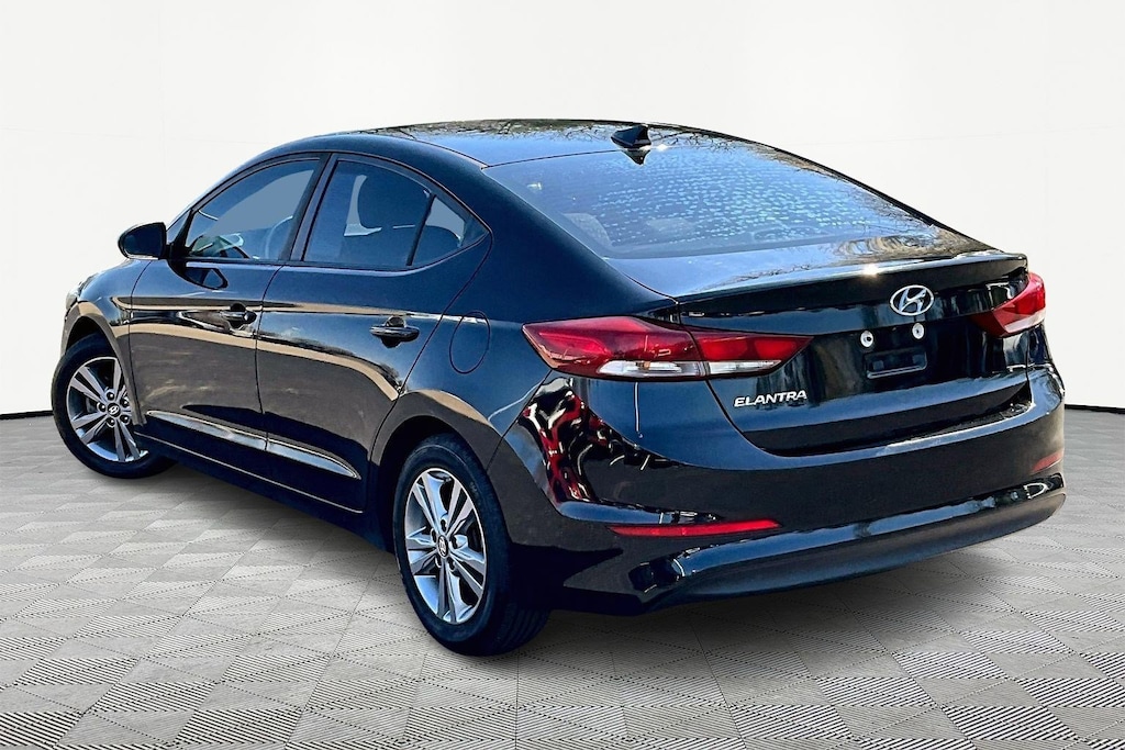 Used 2018 Hyundai Elantra SEL Sedan