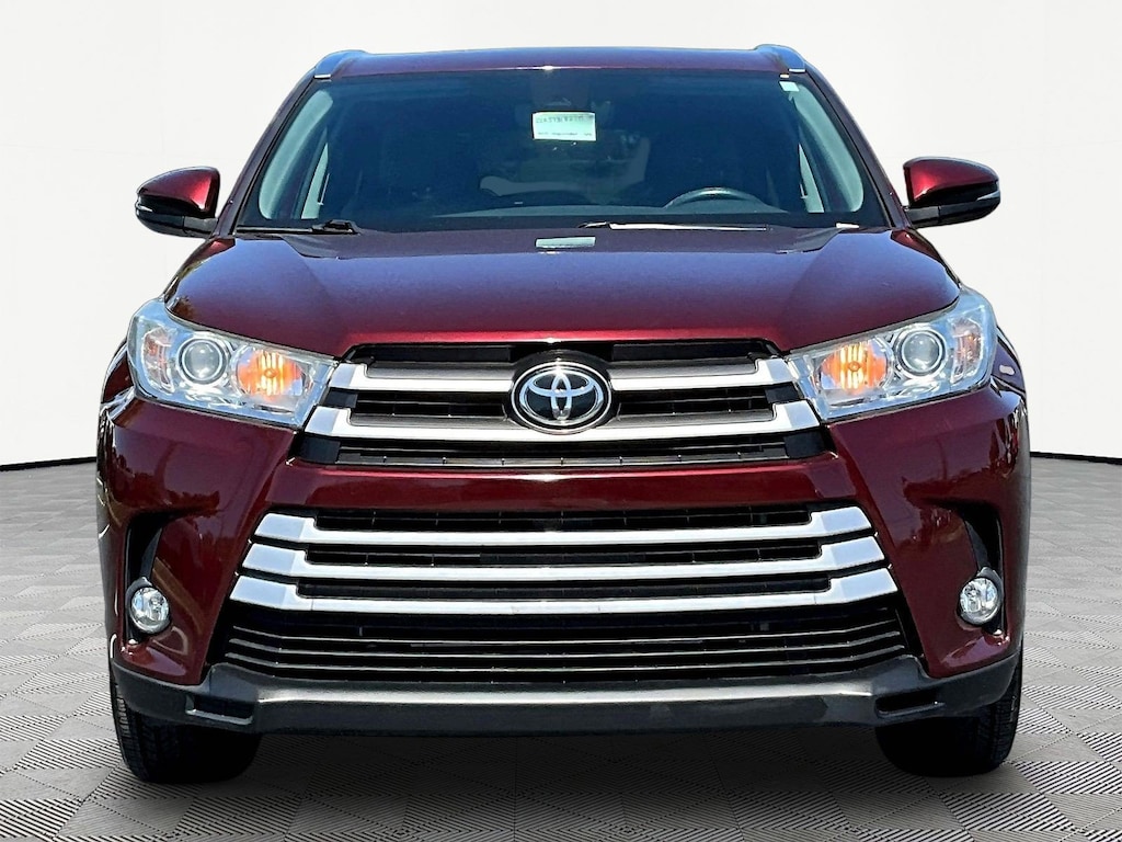 Used 2019 Toyota Highlander SE V6 SUV