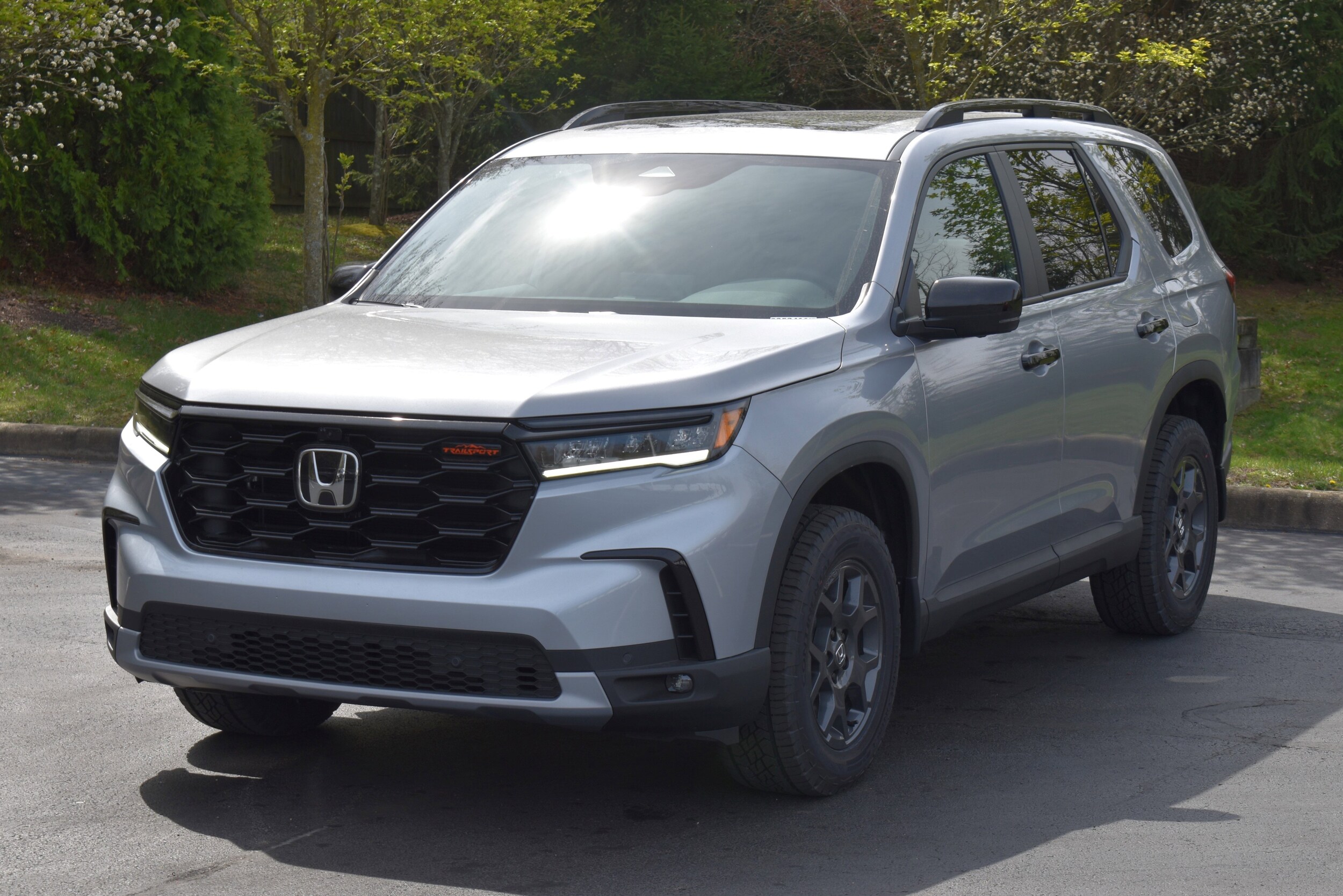 2025 Honda Pilot TrailSport photo 2