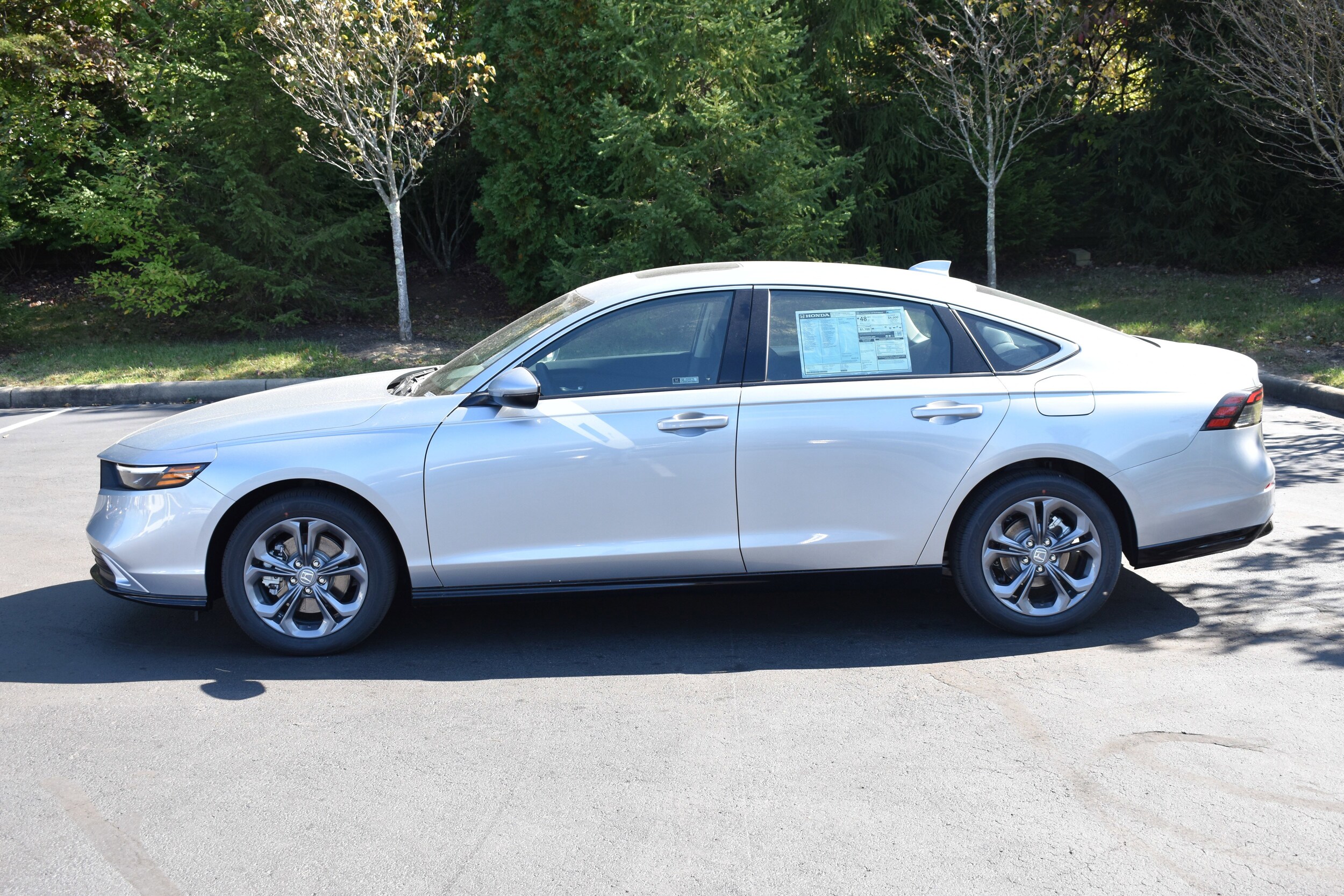 2025 Honda Accord Hybrid EX-L photo 3