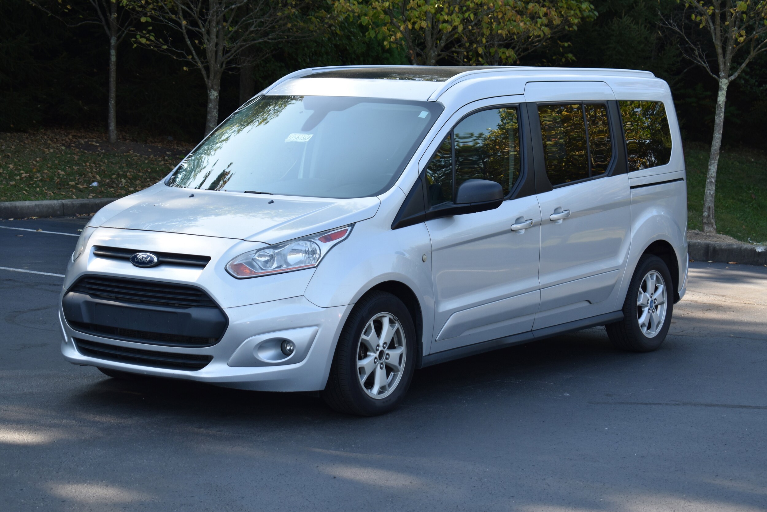 2016 Ford Transit Connect XLT Wagon photo 2
