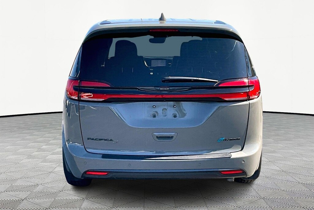 Used 2022 Chrysler Pacifica Hybrid Limited Van Passenger Van