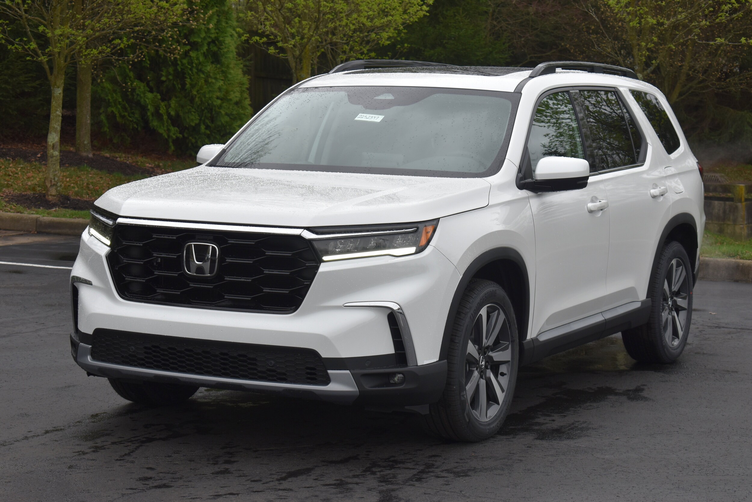 2025 Honda Pilot Touring photo 3