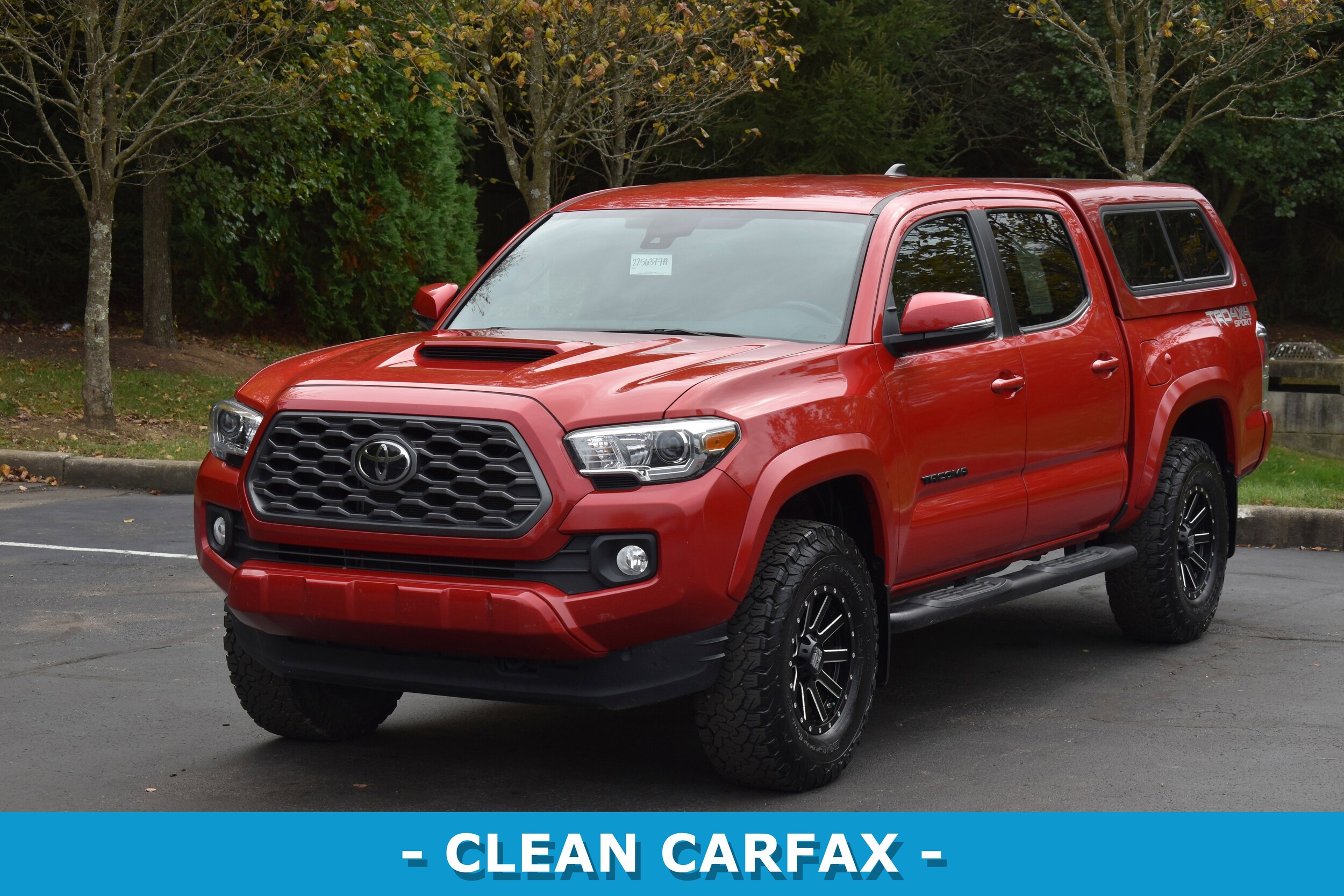 2023 Toyota Tacoma TRD Sport V6 photo 3