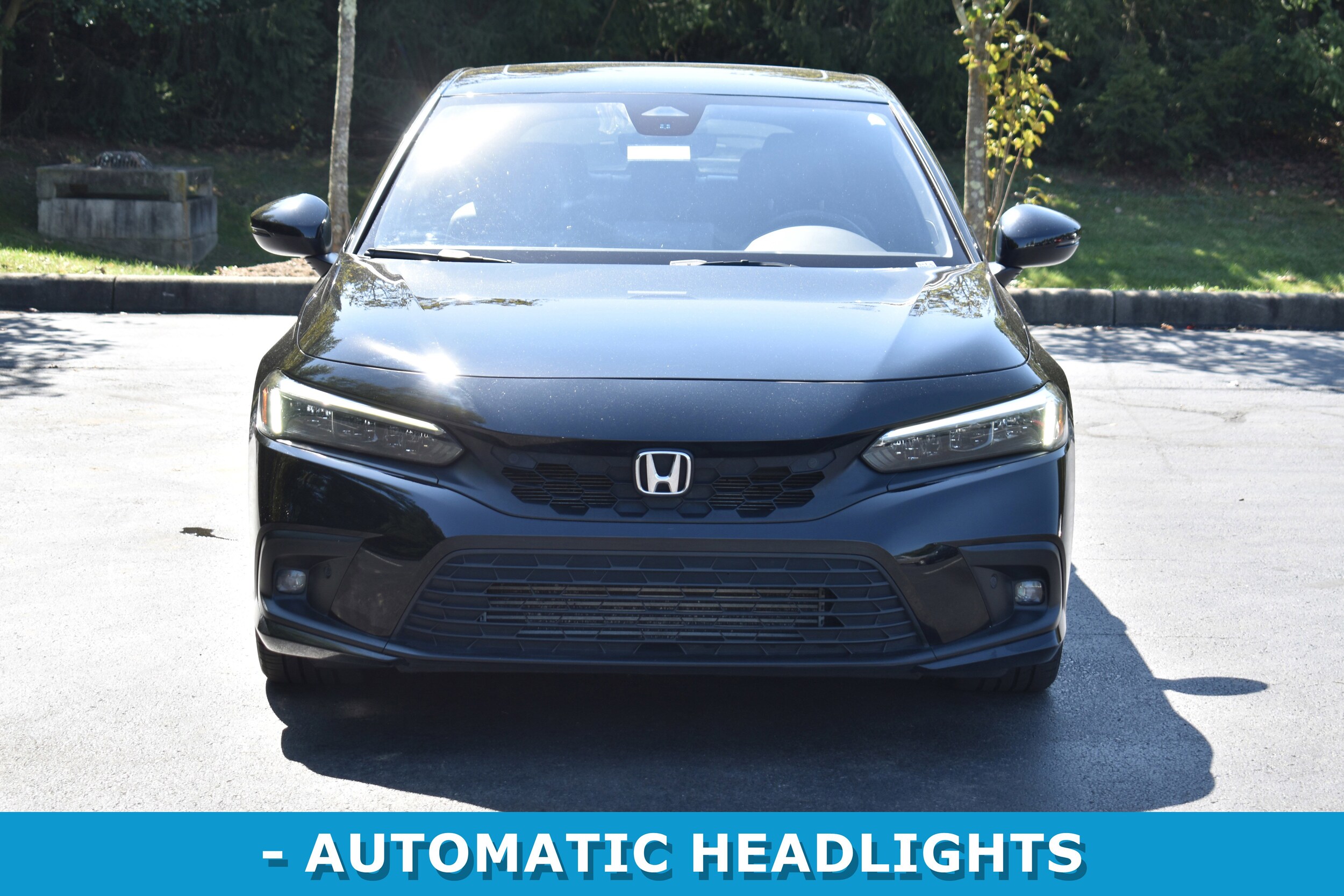 2022 Honda Civic Sport Touring Hatchback photo 2