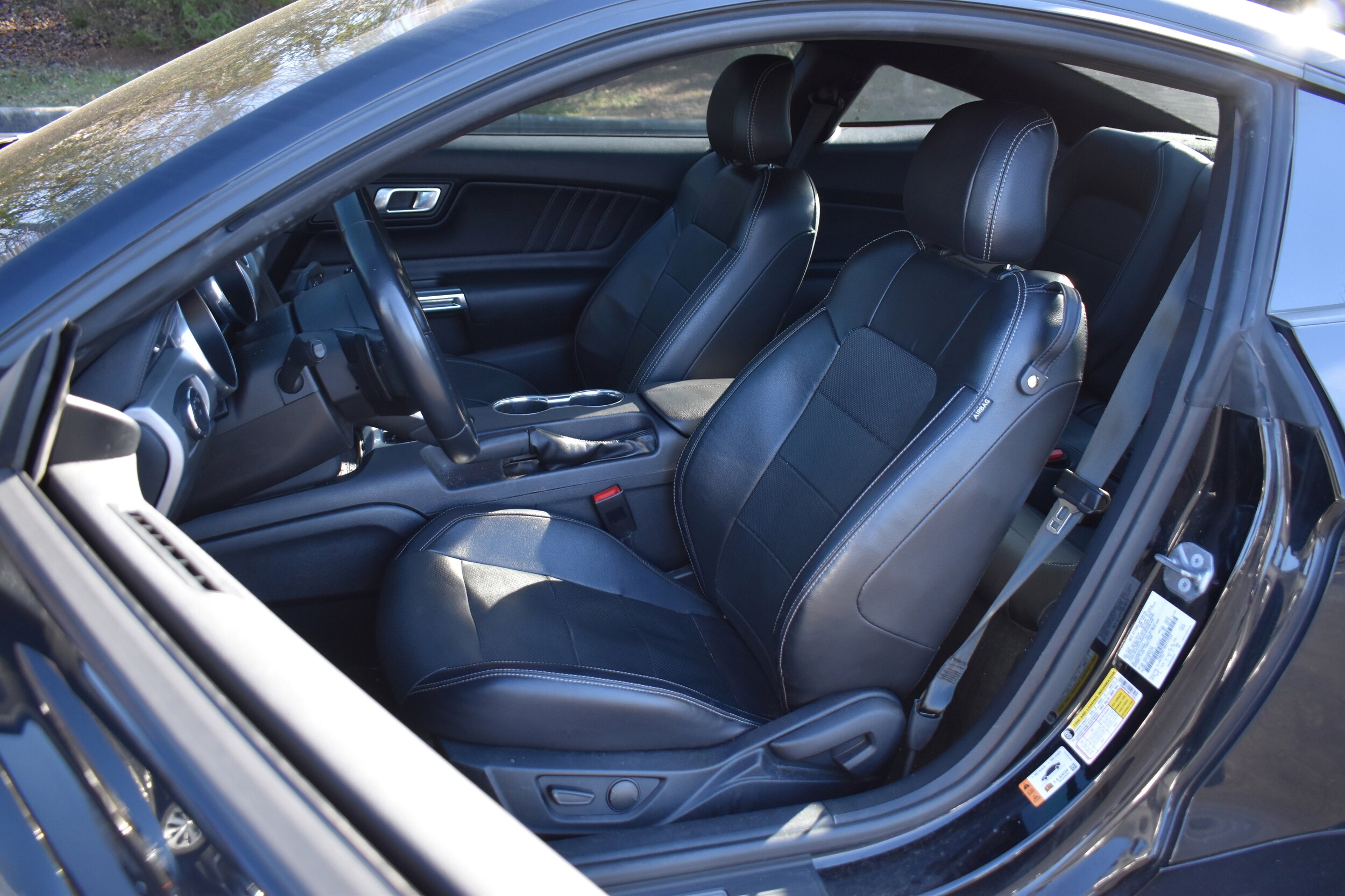 2022 Ford Mustang GT photo 3