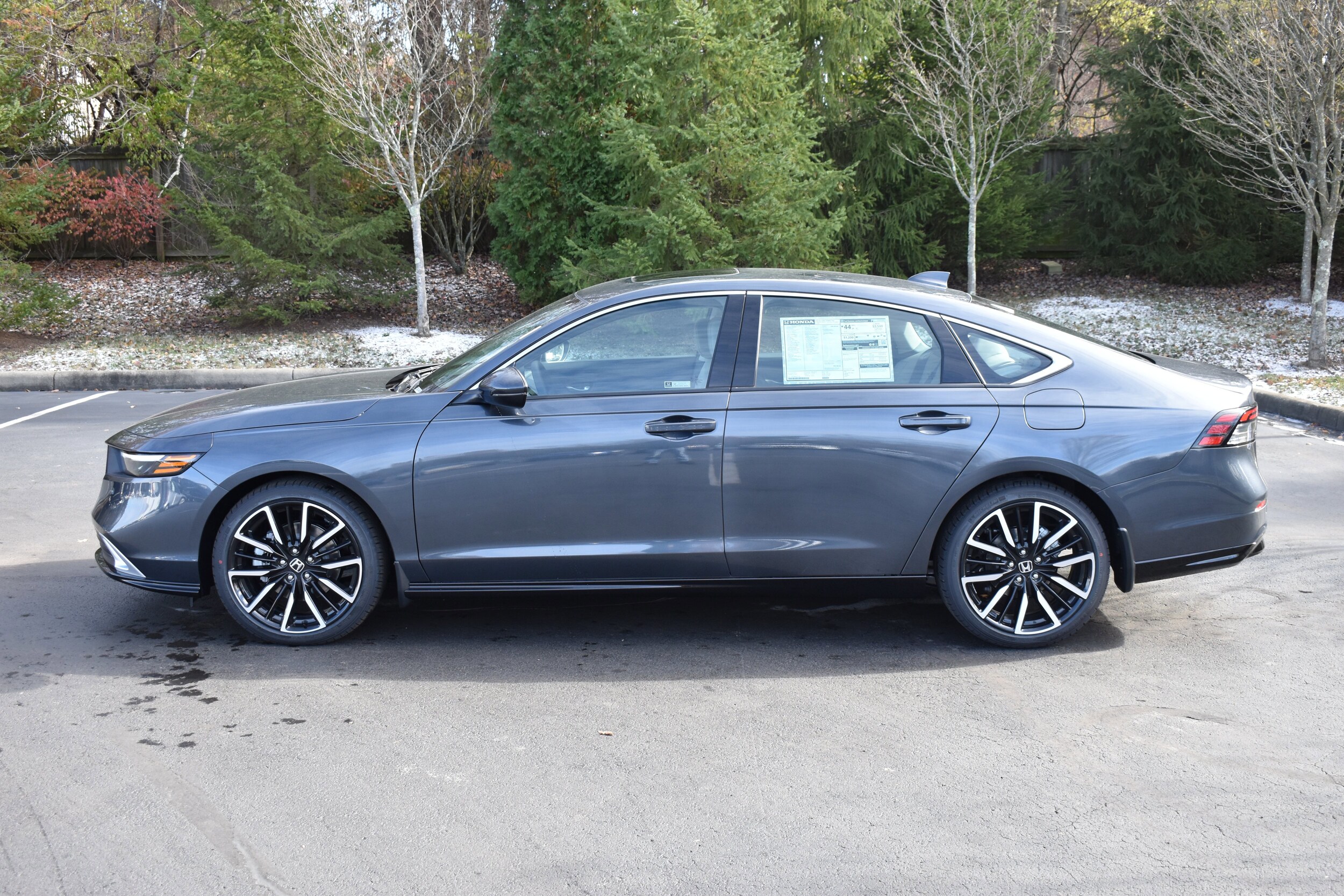 2025 Honda Accord Hybrid Touring photo 4